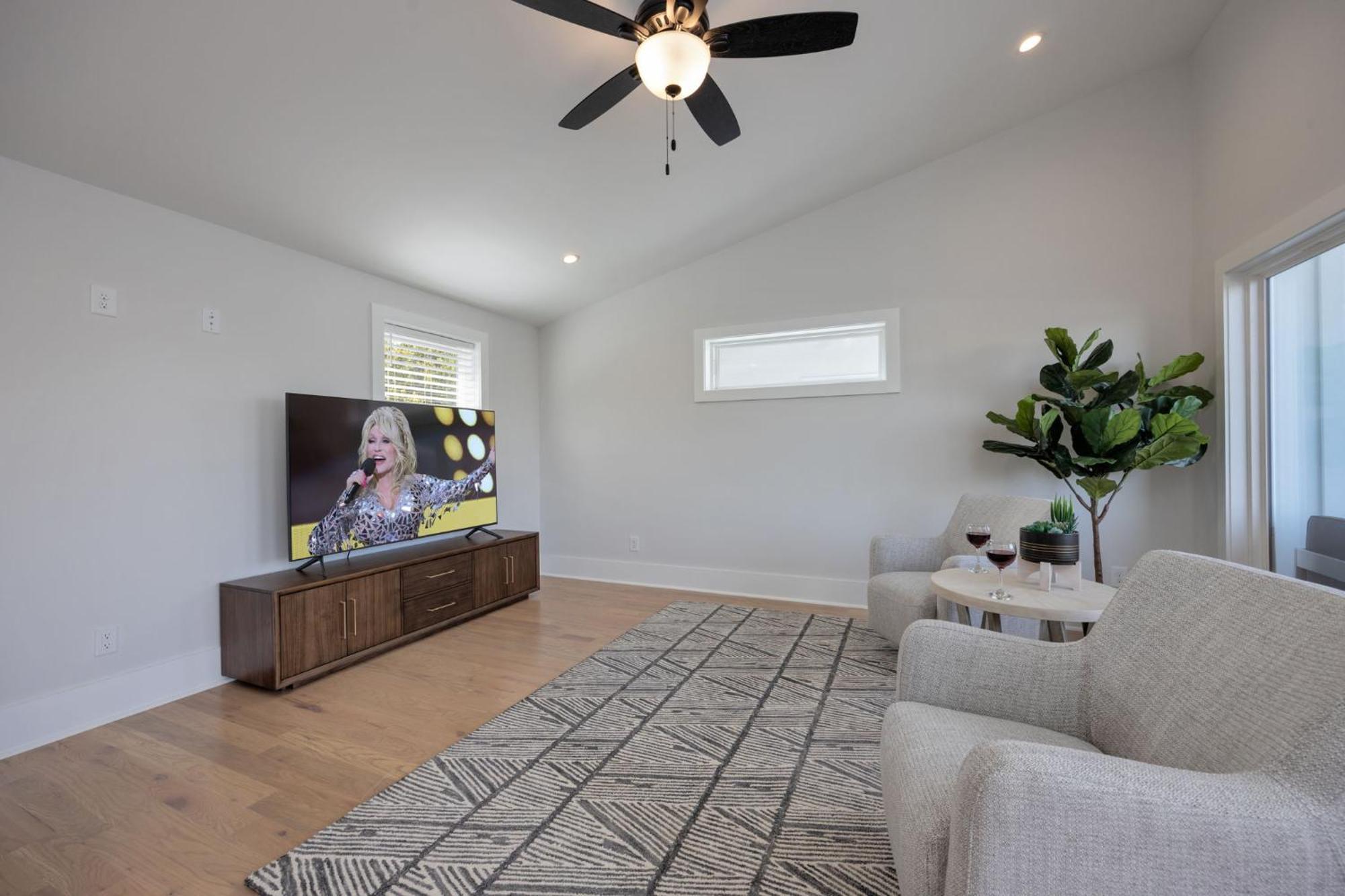 Gns Essentials - - 521 Camden Dr Unit A Holiday home Nashville