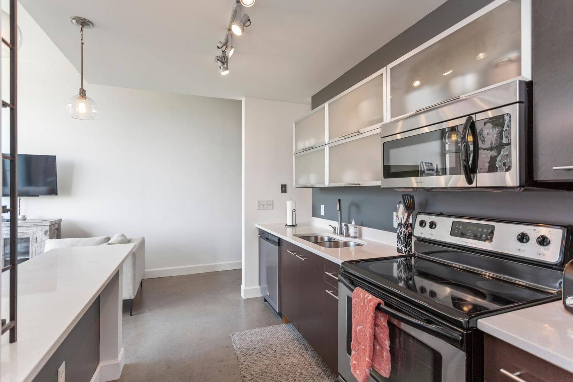 Holiday home 5m307- Elegant With Rooftop Deck *