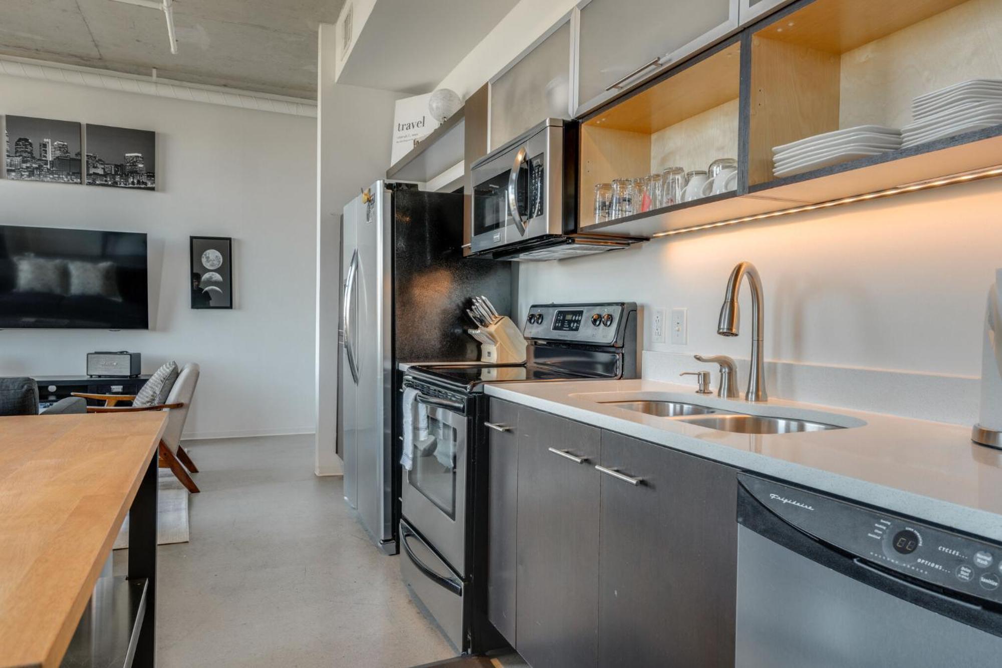 5m403- Traveler's Haven 1bd 1-5b 2 Story East