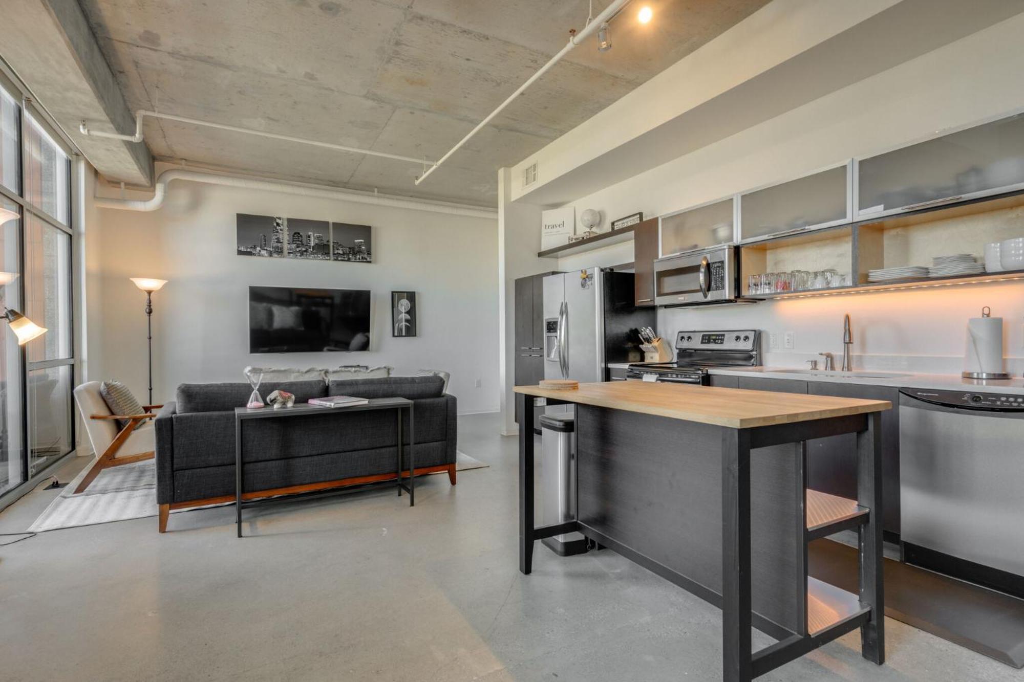 5m403- Traveler's Haven 1bd 1-5b 2 Story East