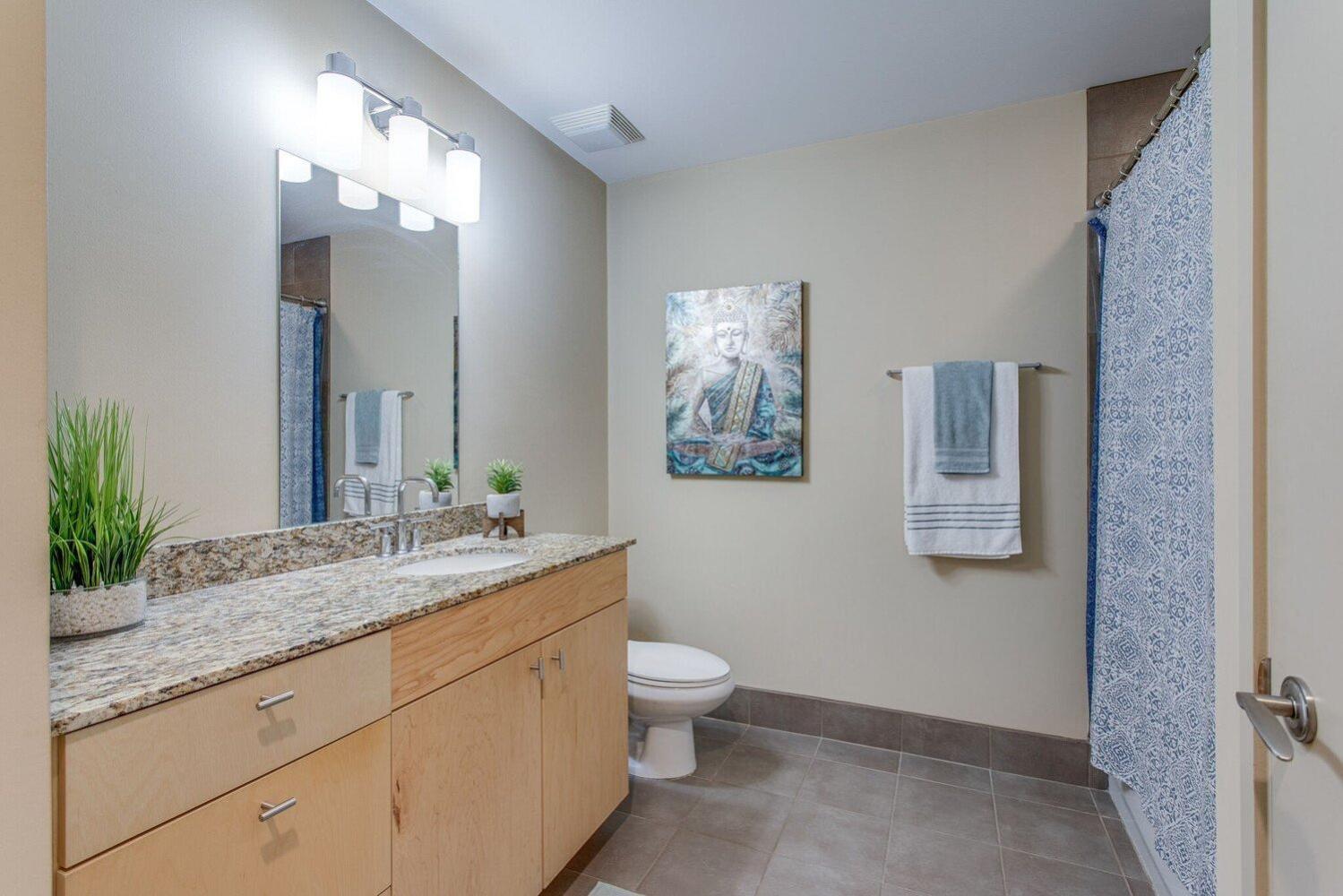 Holiday home Vandy 18th St- Across From Vanderbilt - Furnished 1br