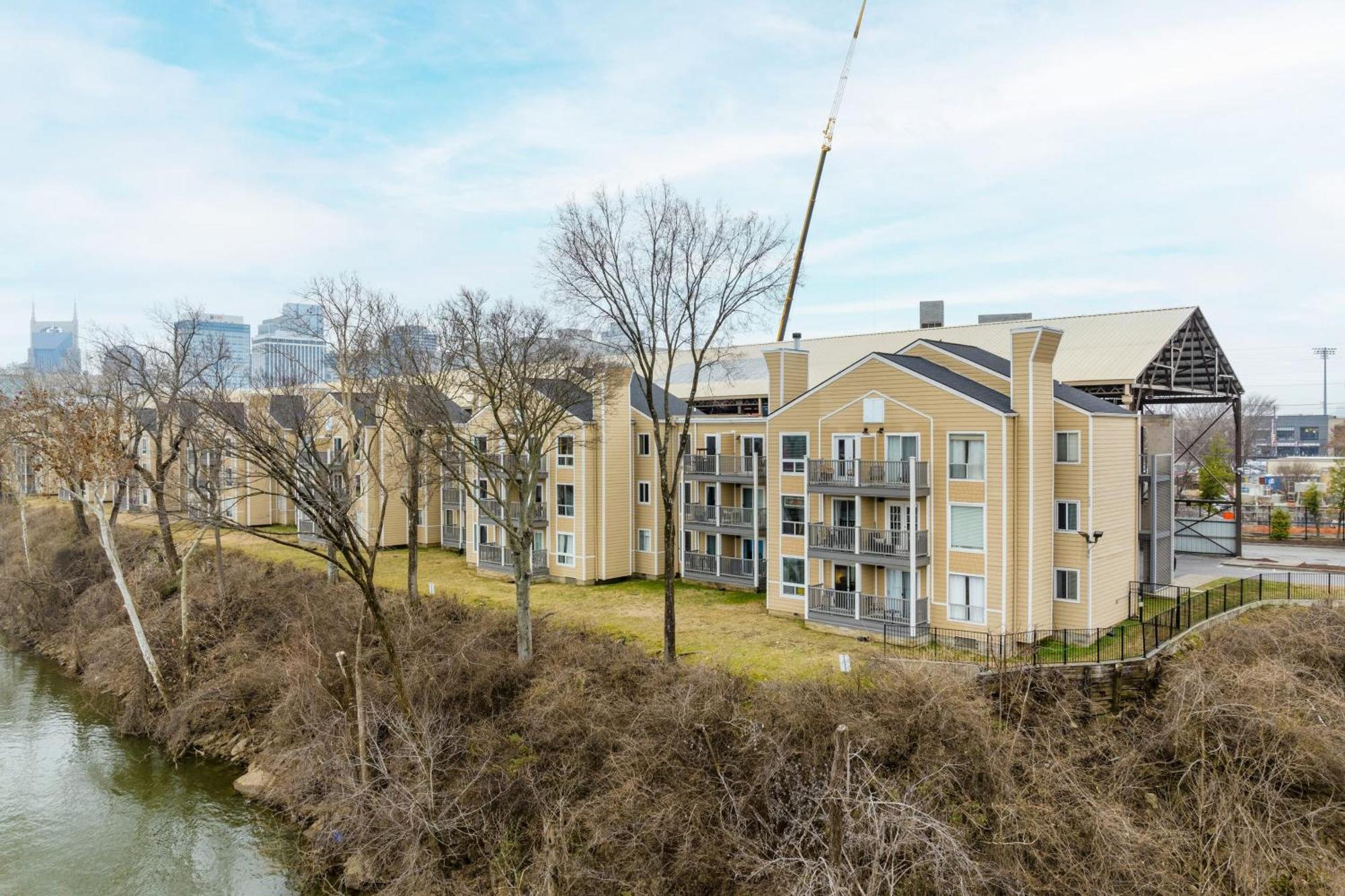 Cumberland River Views Walk To Broadway Downtown Stadium Rockin Riverfront *