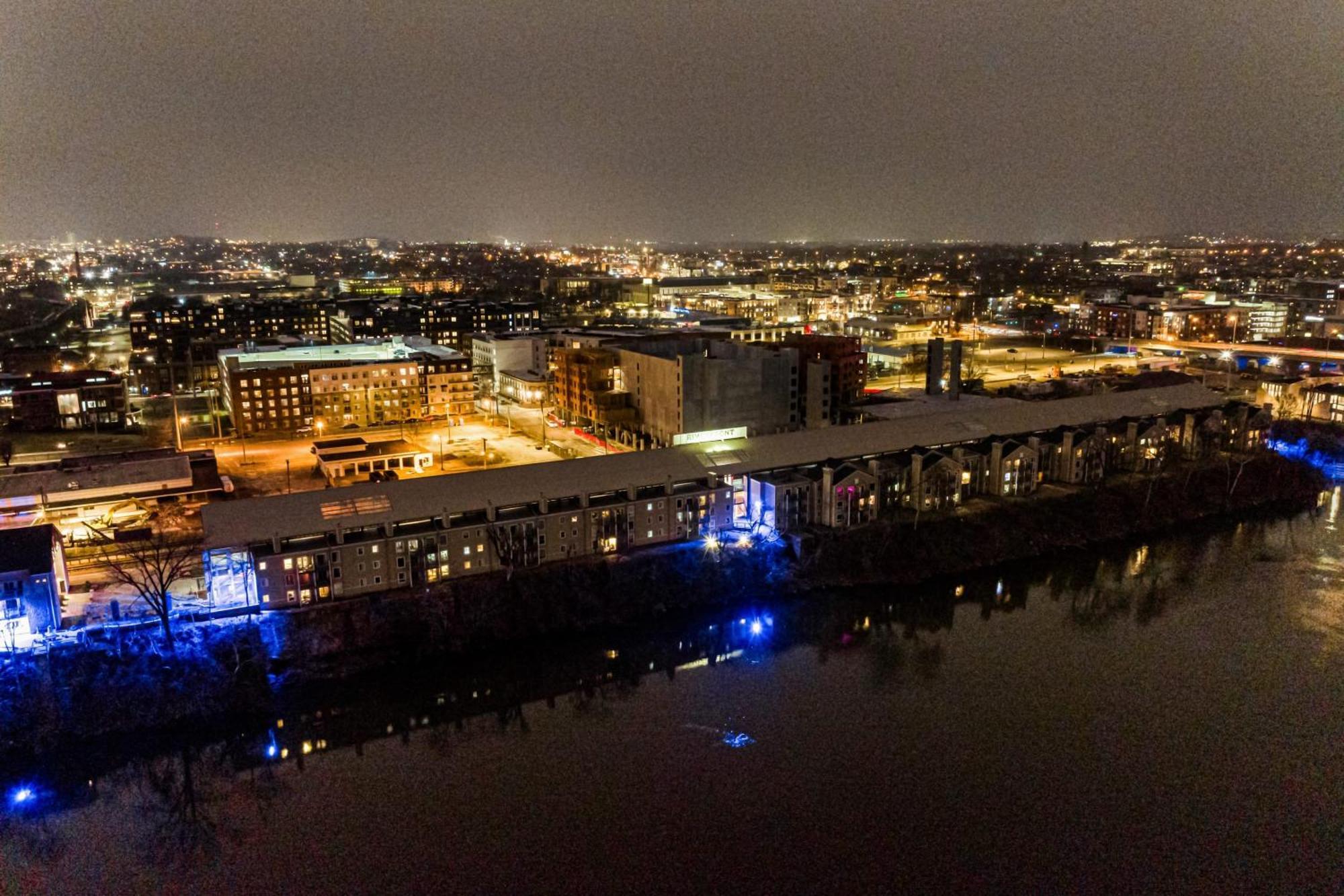 Cumberland River Views Walk To Broadway Downtown Stadium Rockin Riverfront Nashville