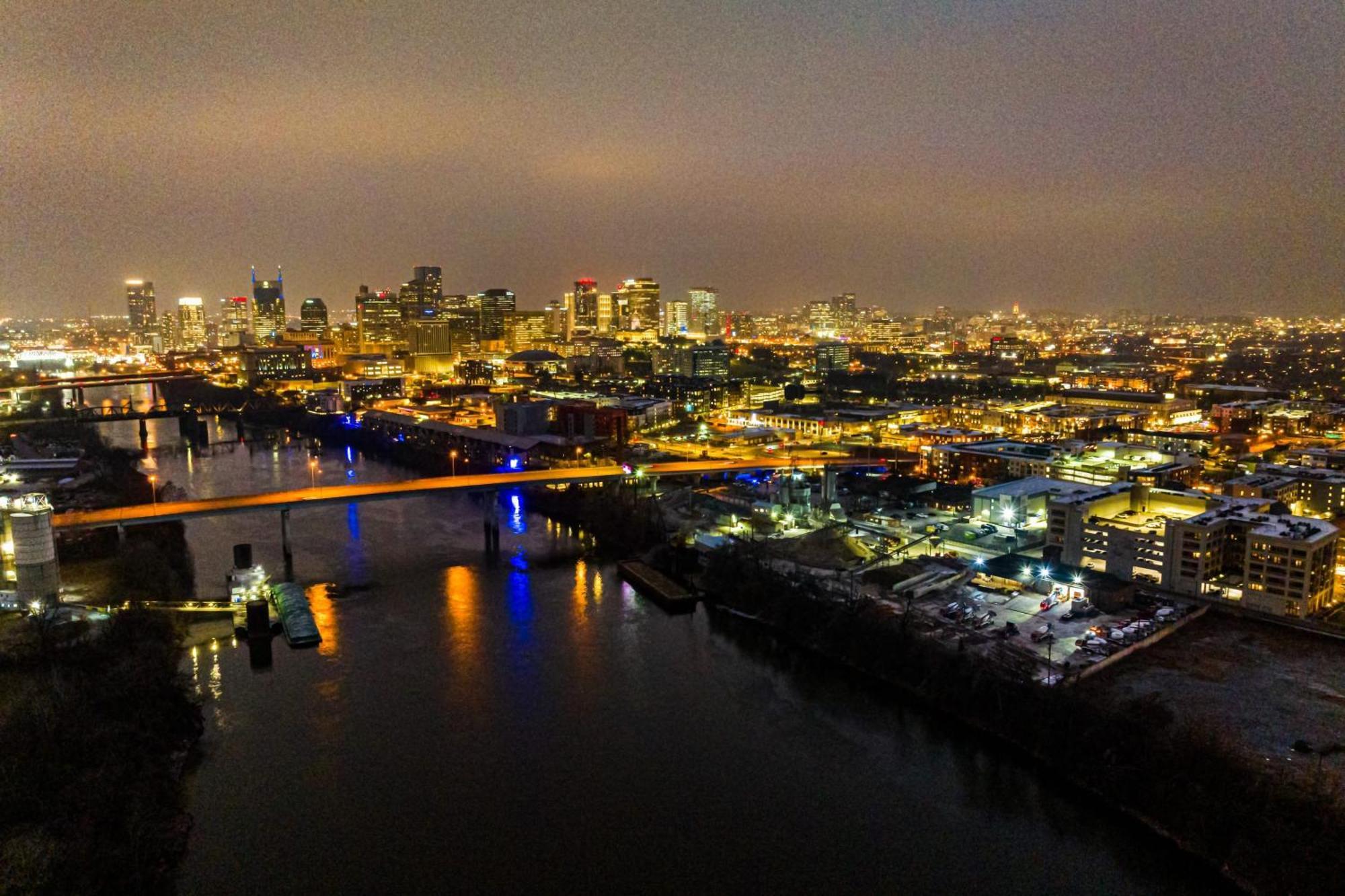Cumberland River Views Walk To Broadway Downtown Stadium Rockin Riverfront Nashville