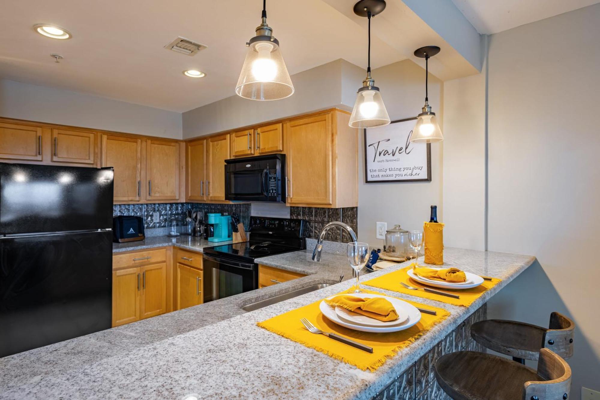Cumberland River Views Walk To Broadway Downtown Stadium Rockin Riverfront Holiday home *