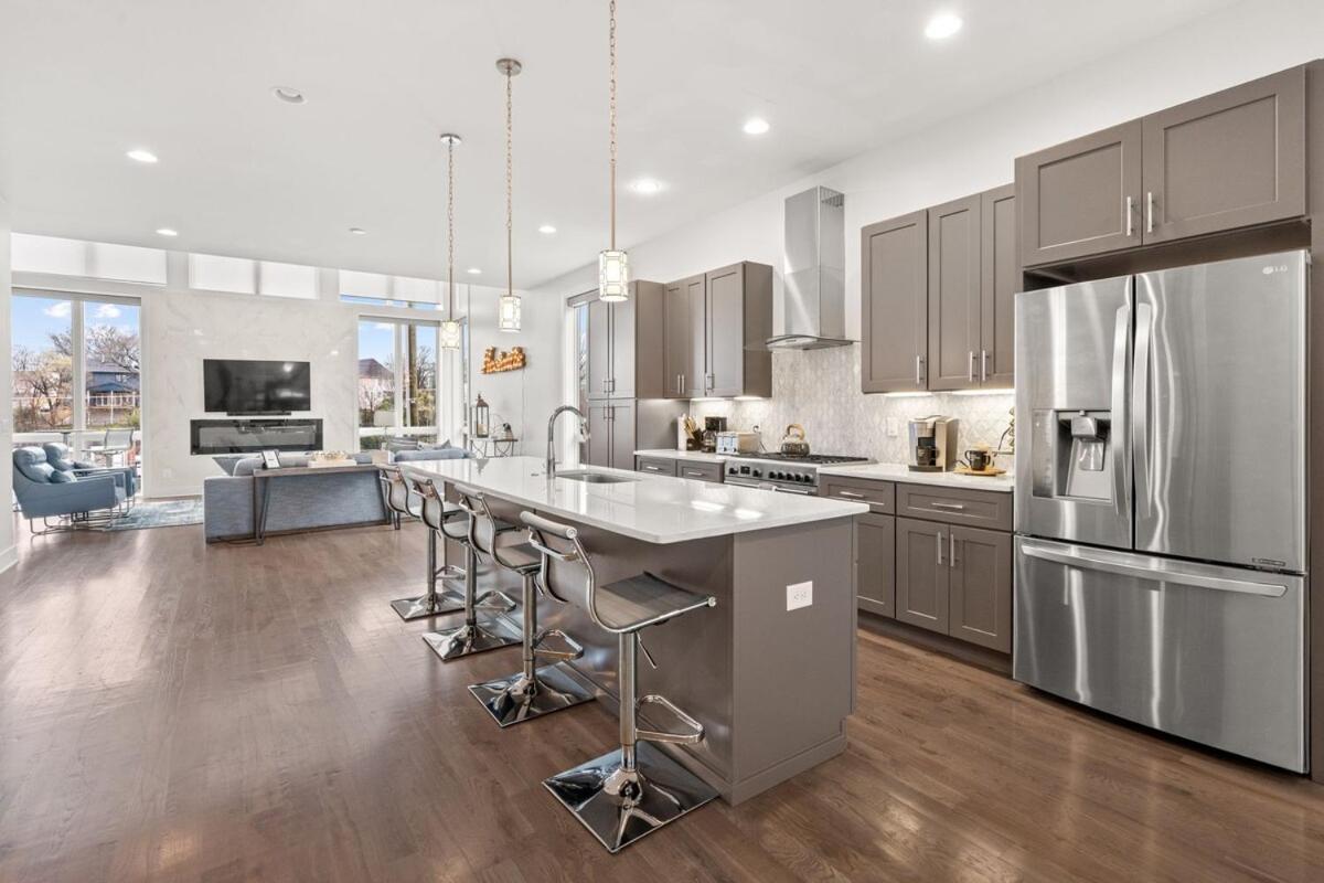 Luxury With Huge Rooftop And 7 Beds