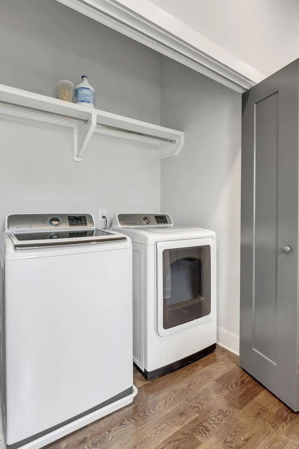 1035 Fairwin Ave Apartment *