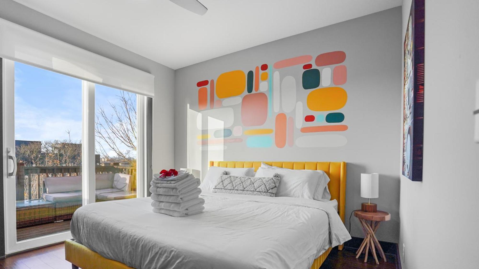 13 At 64 Fern Ave Hbr Apartment