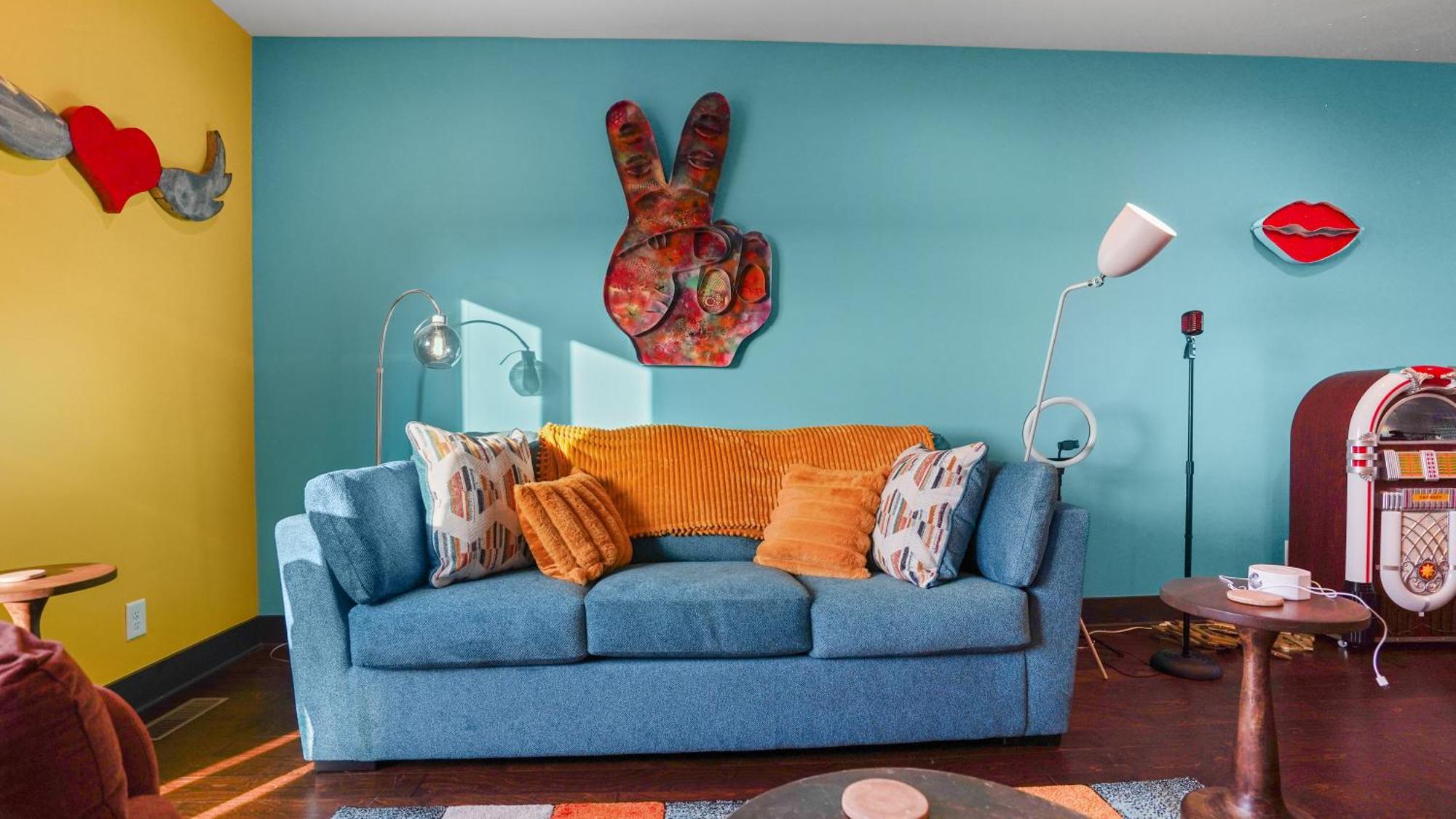 13 At 64 Fern Ave Hbr