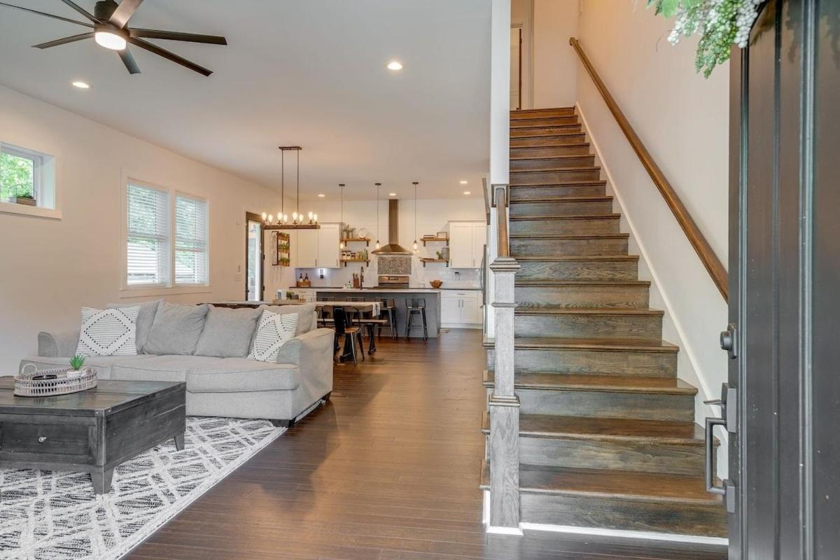 Holiday home Lakeshore Luxury Near River With Hot Tub And Rooftop Deck