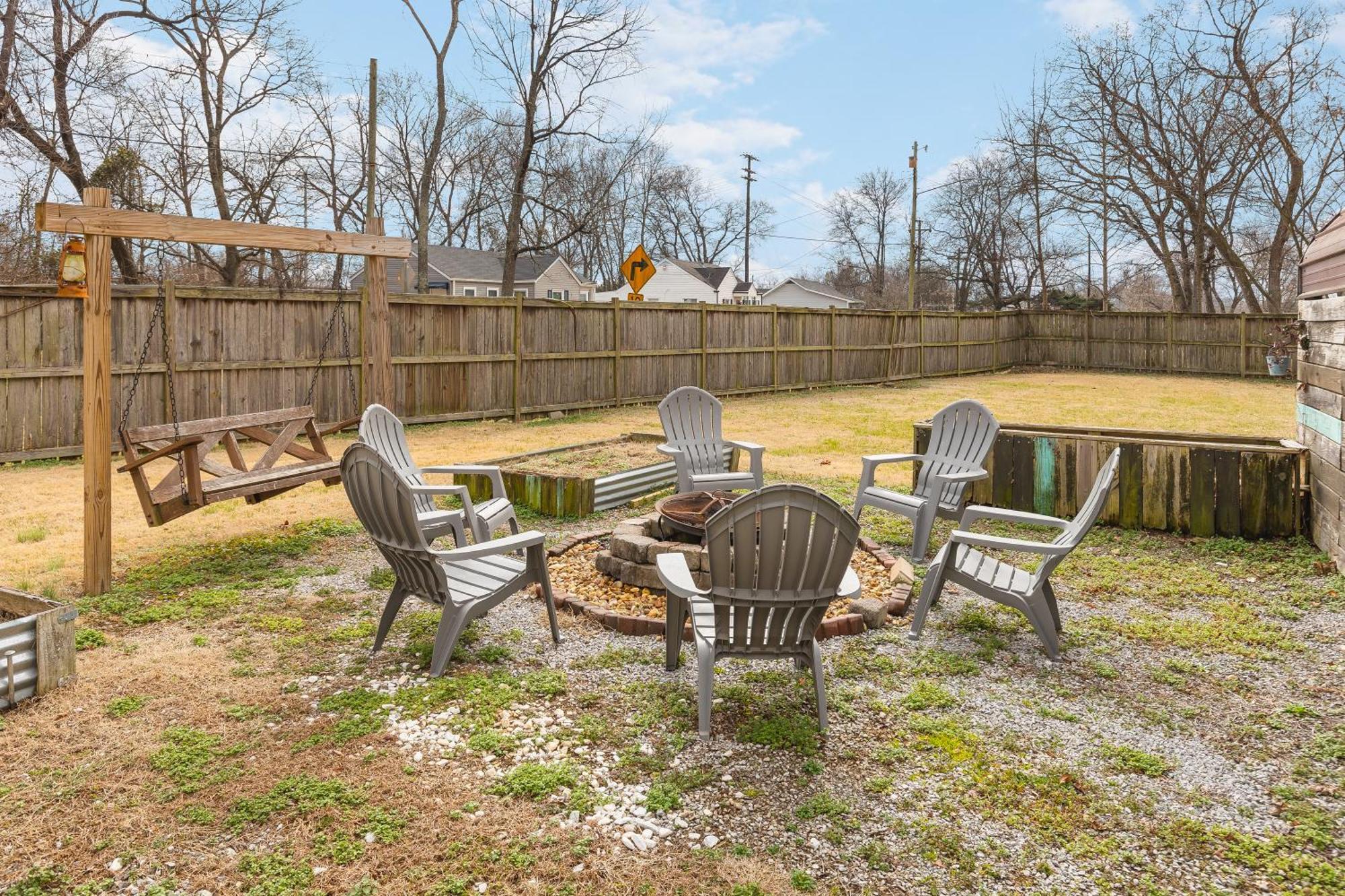 Big East Comfy Convenient Large Backyard
