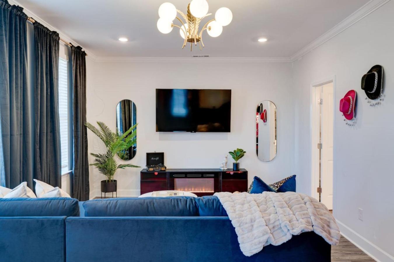 Funtastic 4 Bdr In The Nations Holiday home Nashville