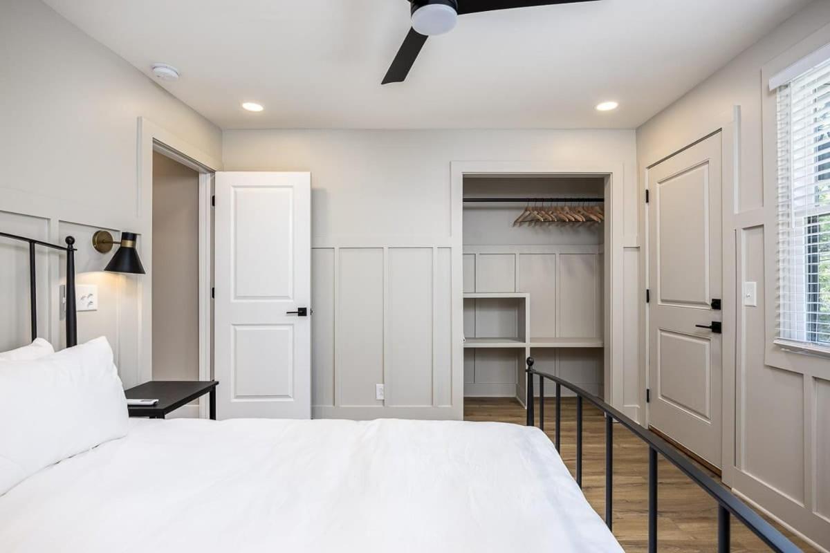 The Nomad: 4 1brs 2 24-guest Retreat