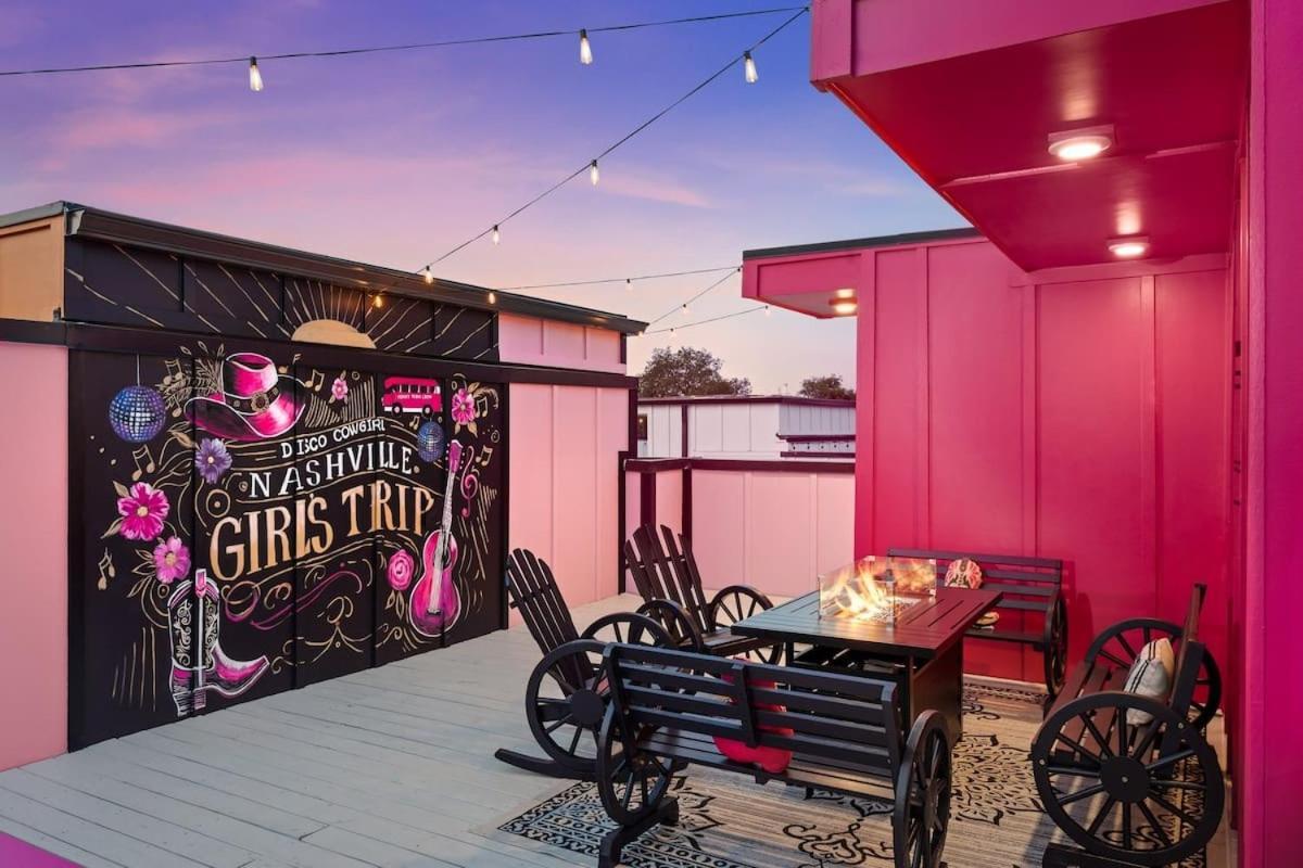 Disco Cowgirl Broadway 2miles - 8 Q Beds - Rooftop - Omg
