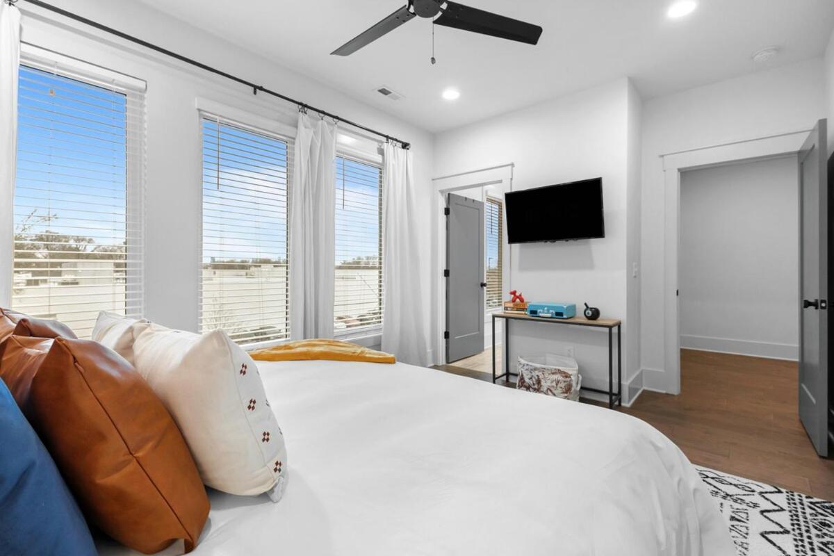 Holiday home 14 Bed Luxe Retreat With Game & Perfect For Large Groups! Nashville