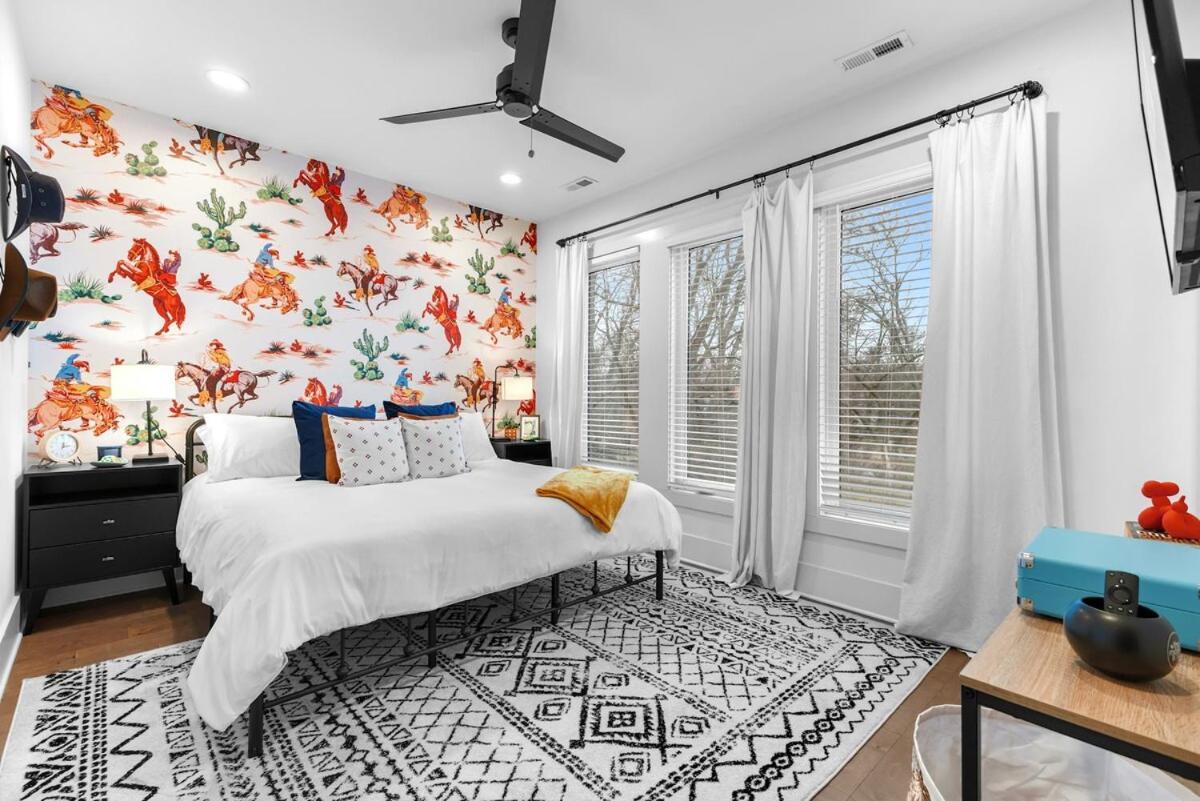 14 Bed Luxe Retreat With Game & Perfect For Large Groups! Holiday home Nashville