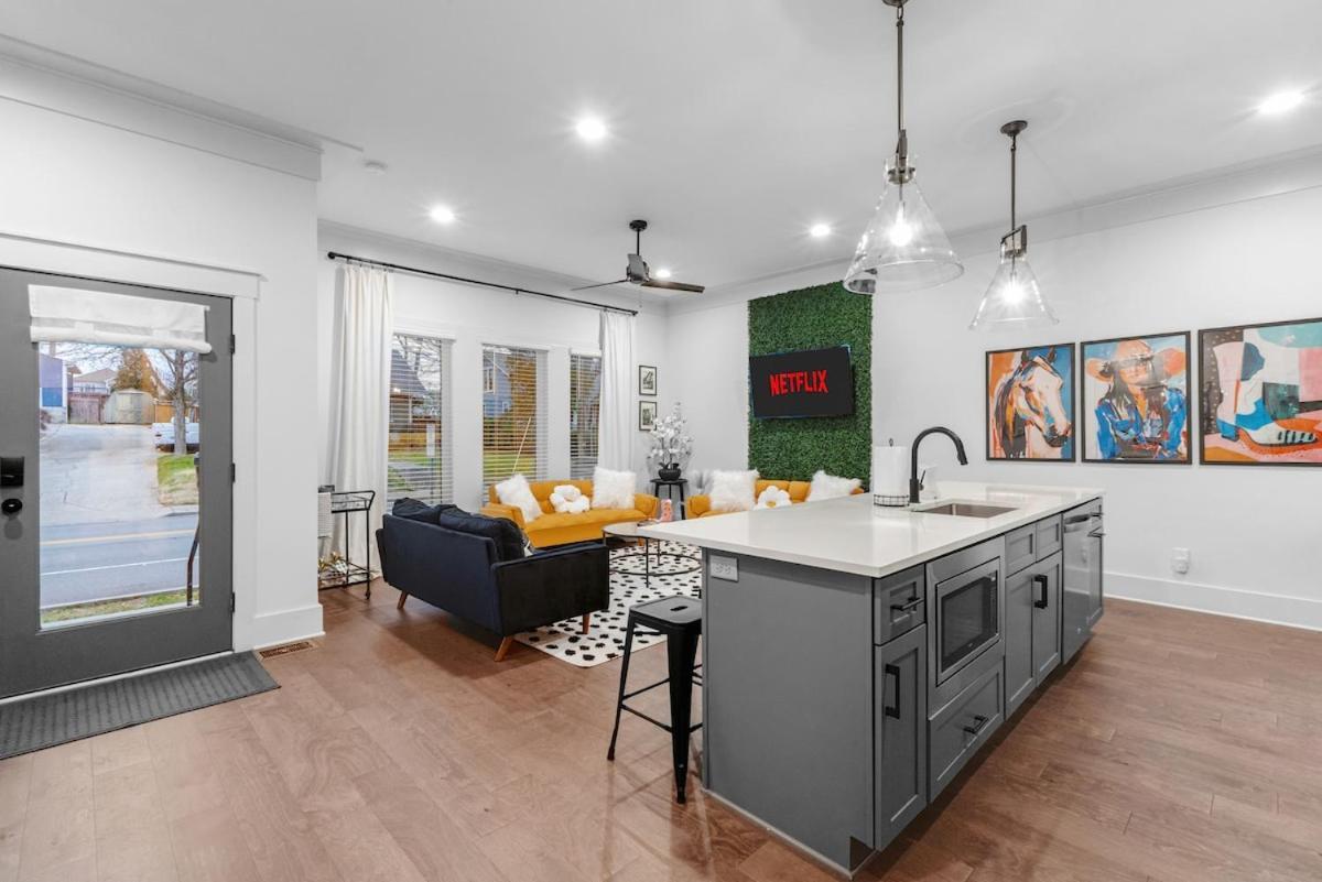 Holiday home 14 Bed Luxe Retreat With Game & Perfect For Large Groups! Nashville