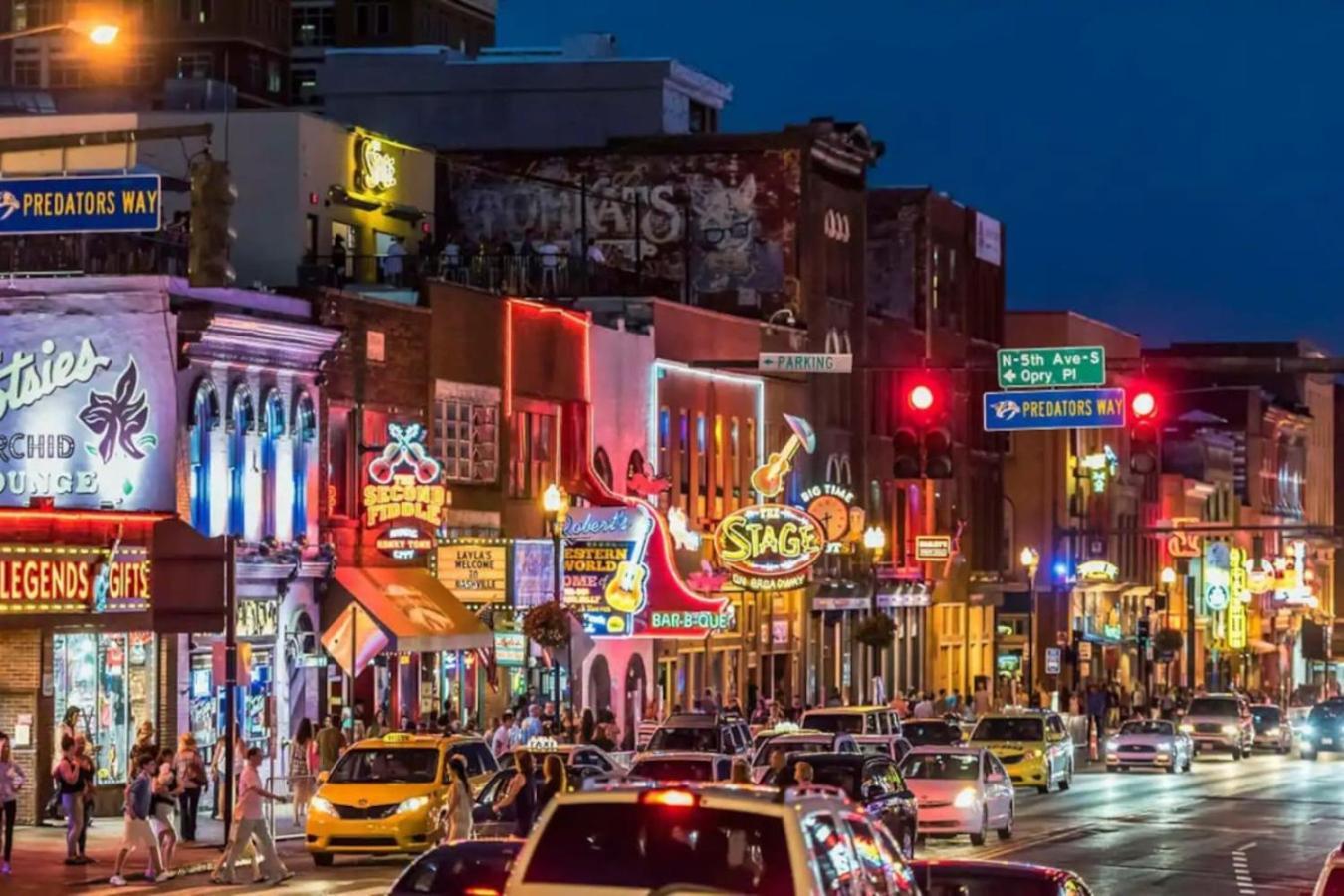 Holiday home Pool Table Walk To Downtown Bars And Farmers Market