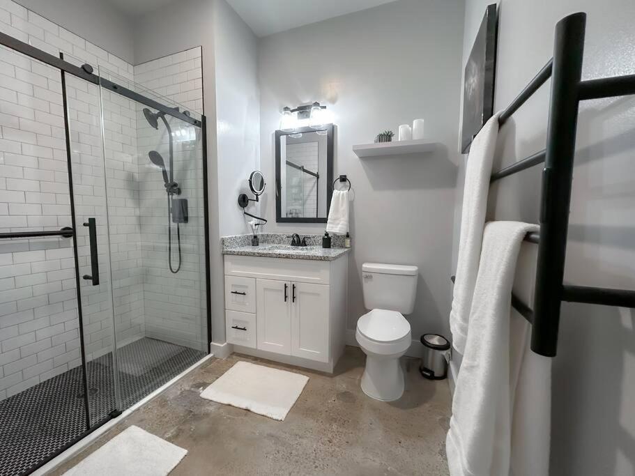 Unique Executive & Workspace