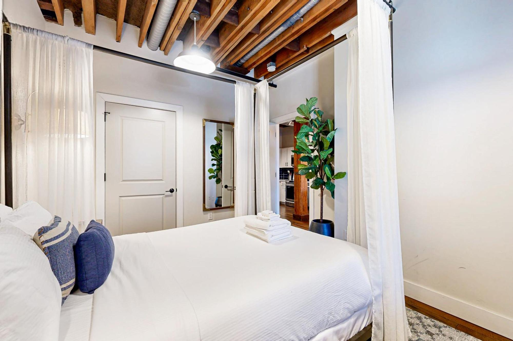 Apartment Access Pass #104 *