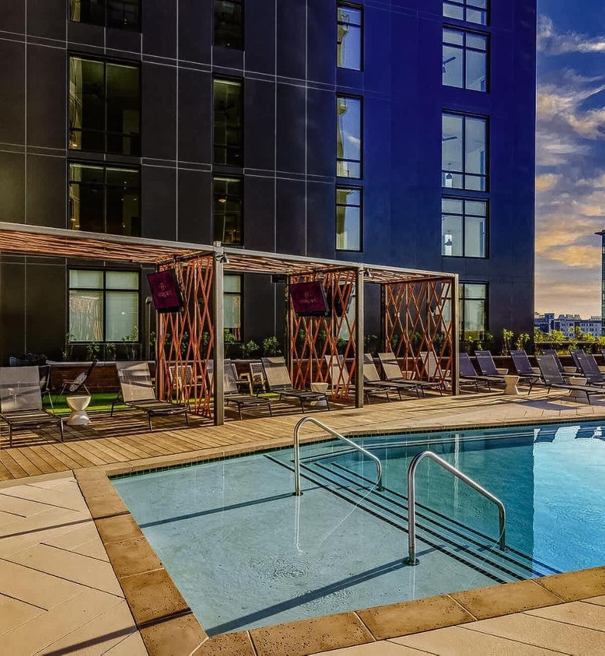 2 Bed 2 Bath Nest For Family