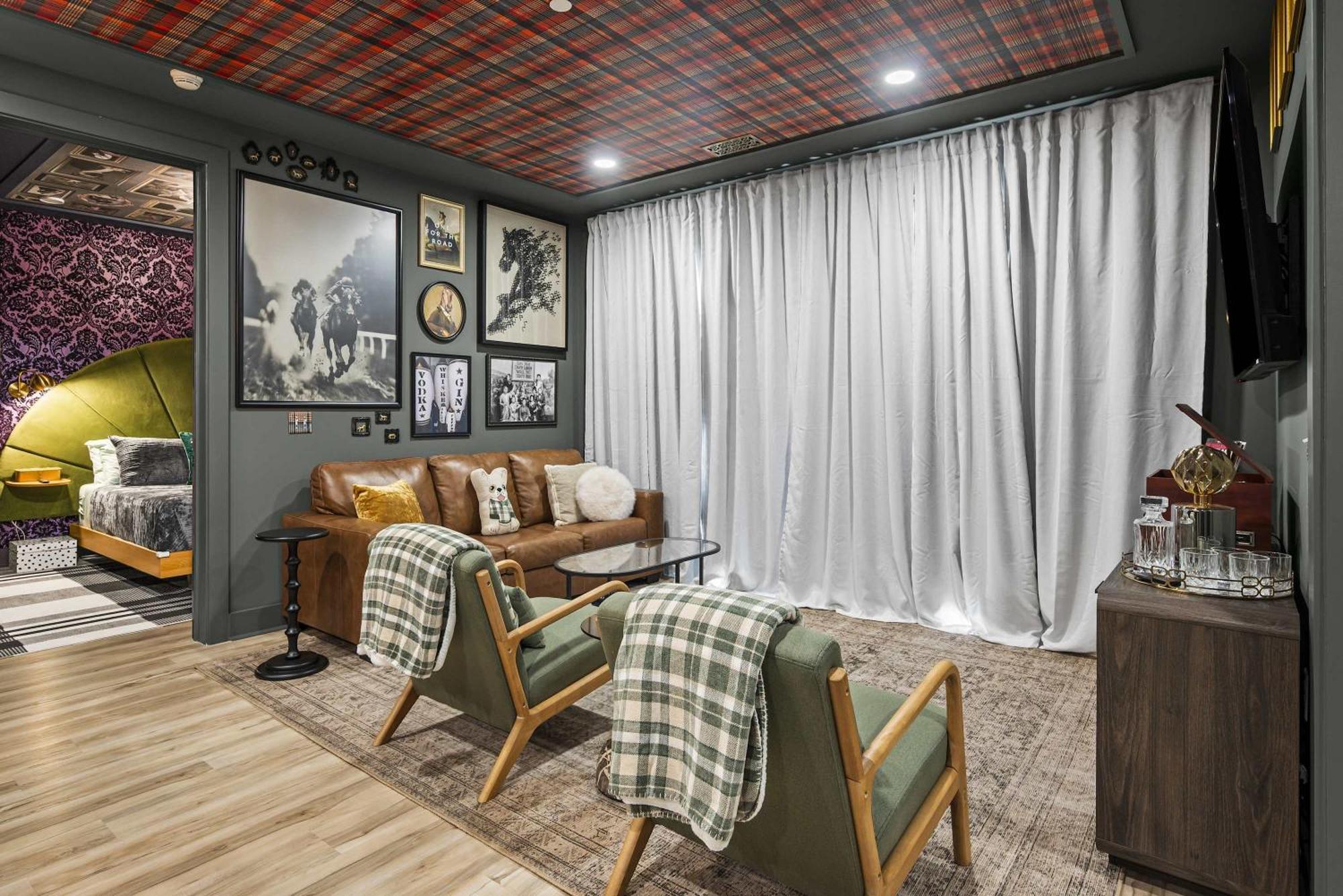 The Lounge Minutes From Downtown Nashville