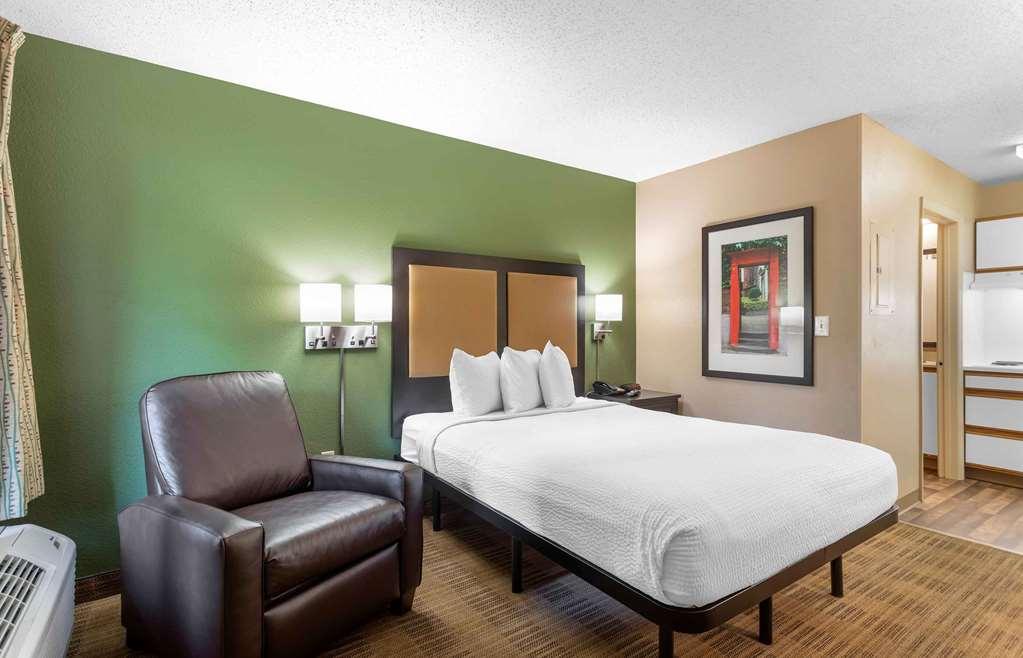 Extended America - - Airport - Music Hotel