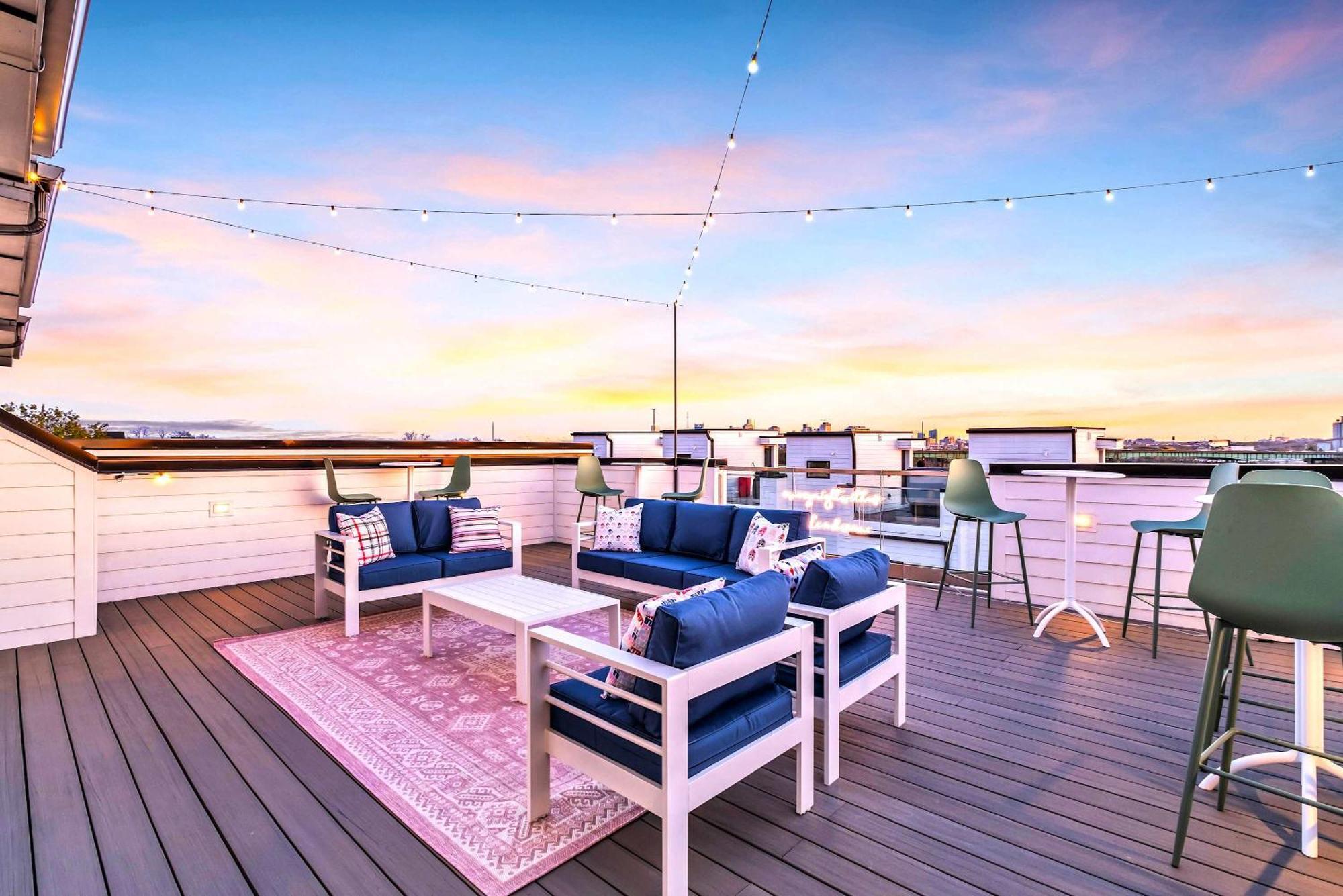 Taylor Swift Inspired Hot Tub Rooftop Deck Views