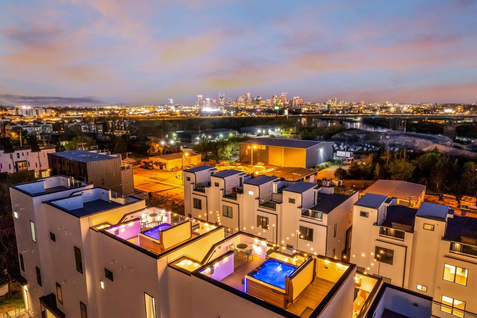 Holiday home Taylor Swift Inspired Hot Tub Rooftop Deck Views Nashville