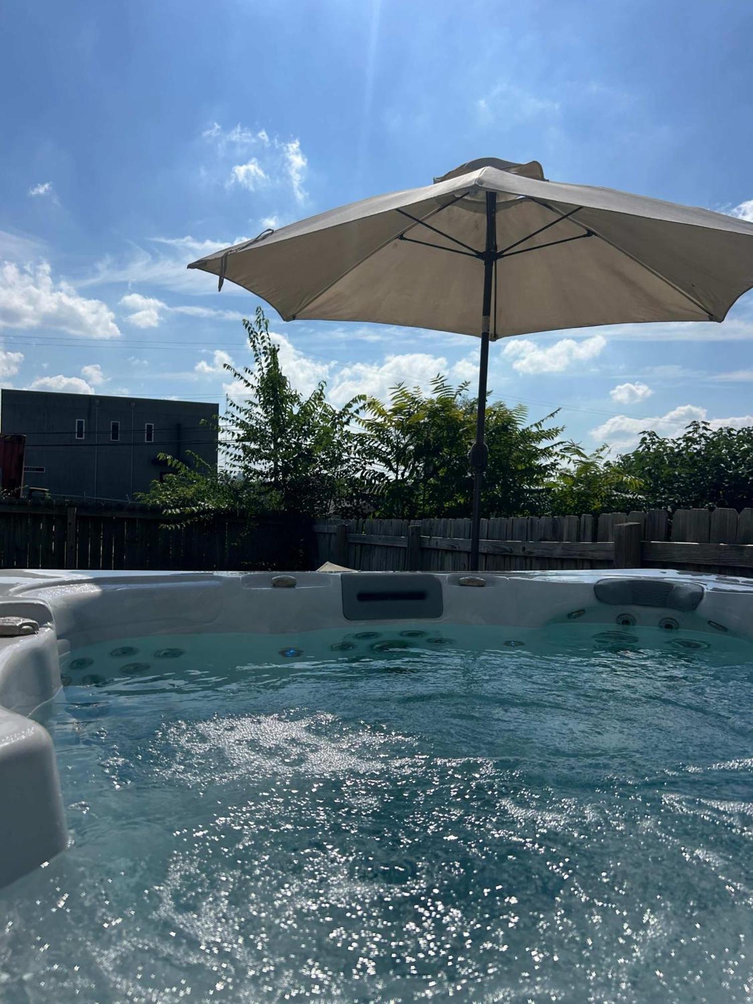 Luxe Pool Hot Tub & Game Downtown * Nashville