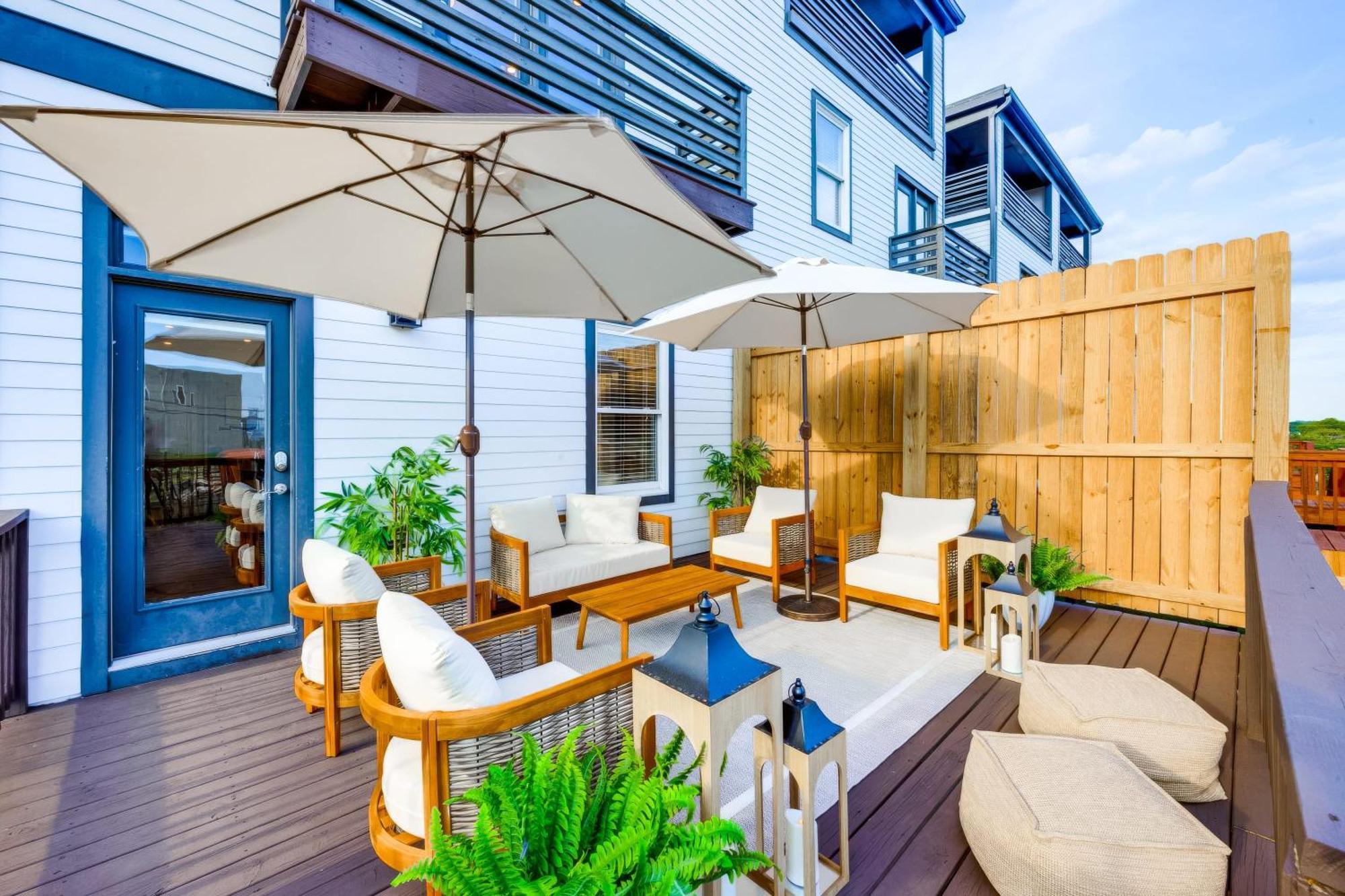Holiday home Luxe Pool Hot Tub & Game Downtown