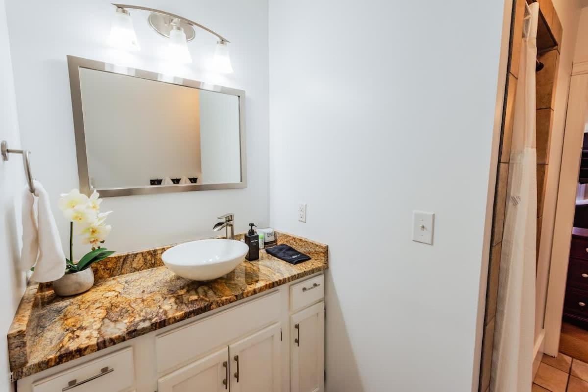 1009 Eastside Vibe - Big & Holiday home