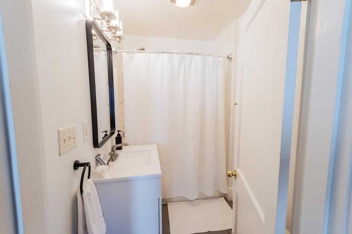 1009 Eastside Vibe - Big & Holiday home *