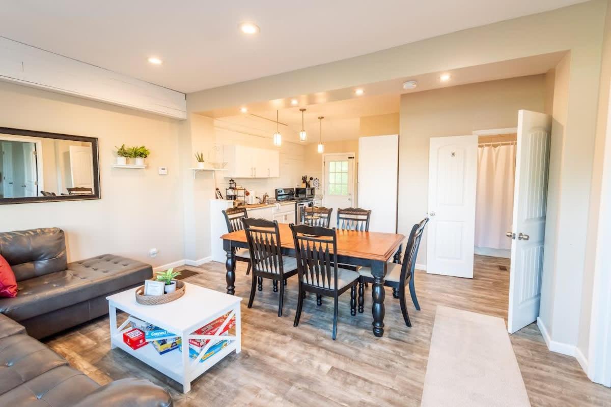 7 Min Drive To Broadway- Walkable Neighborhood *