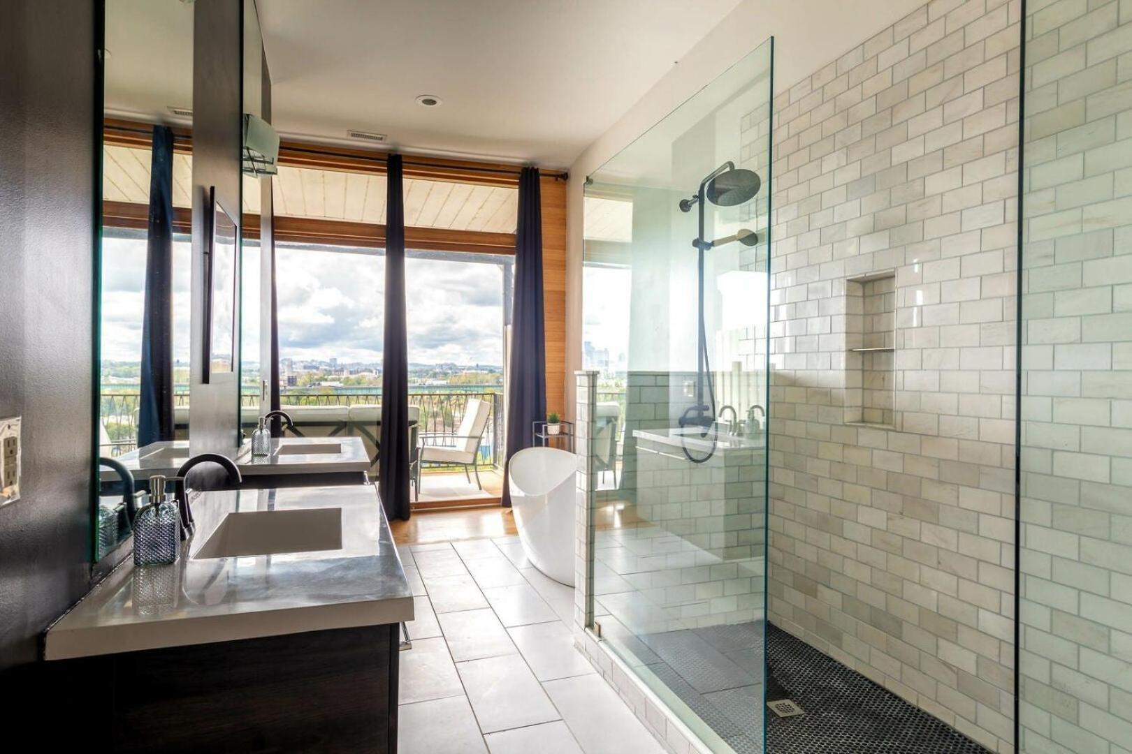 Holiday home A Spacious With Amazing Views And Elevated Outdoor Spaces