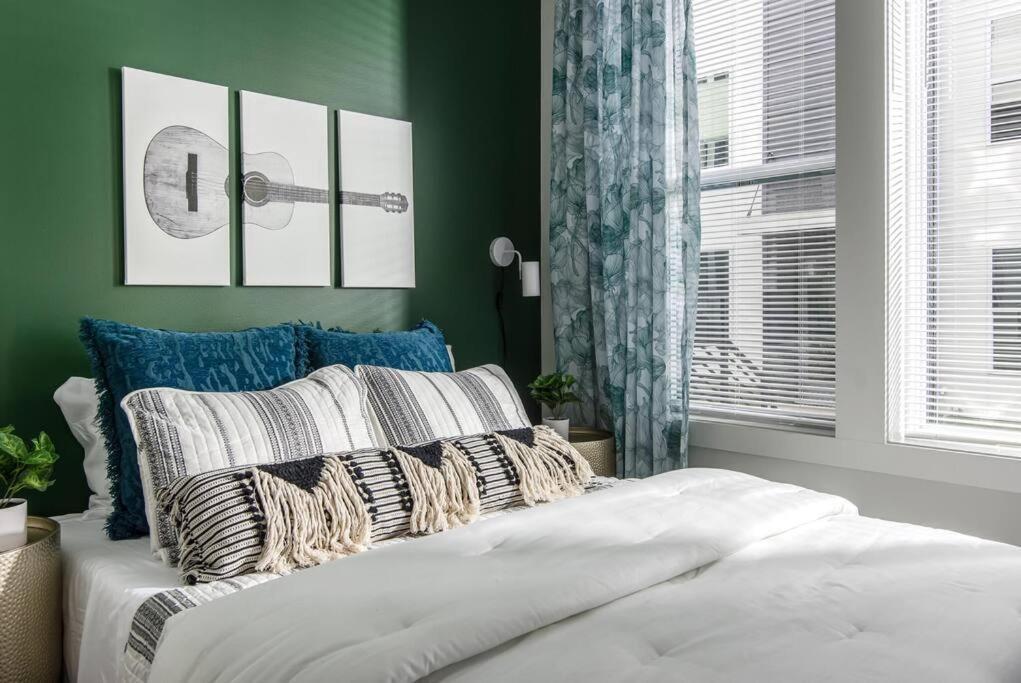House Of Many Records - Brand New Spacious Luxury Nashville