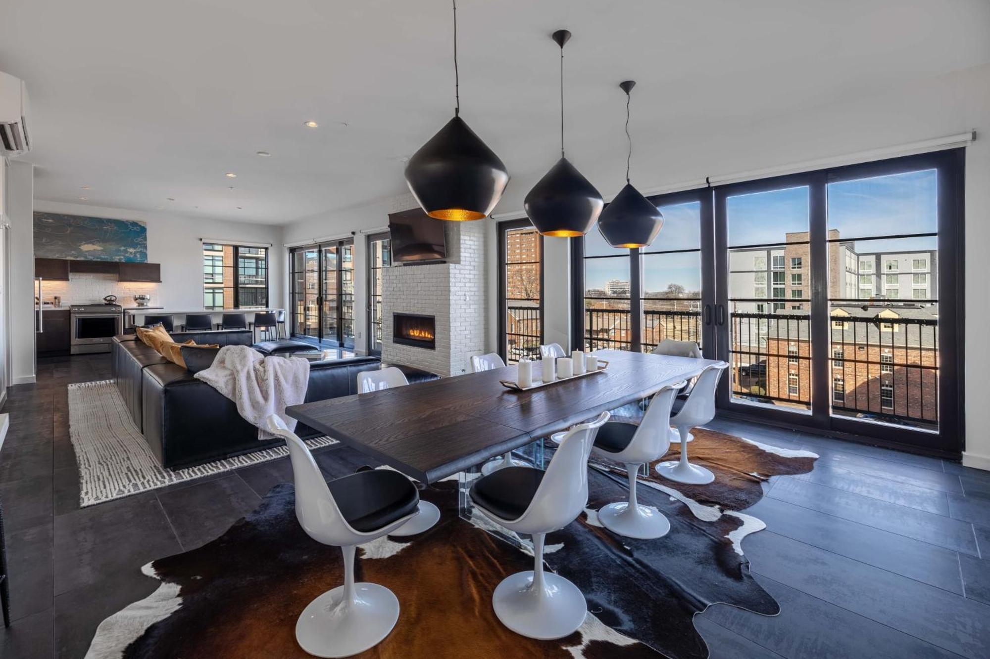 121 Floor 3 Buyout By Avantstay Entire Third Floor Buyout Of 121 Sleeps 18 Nashville