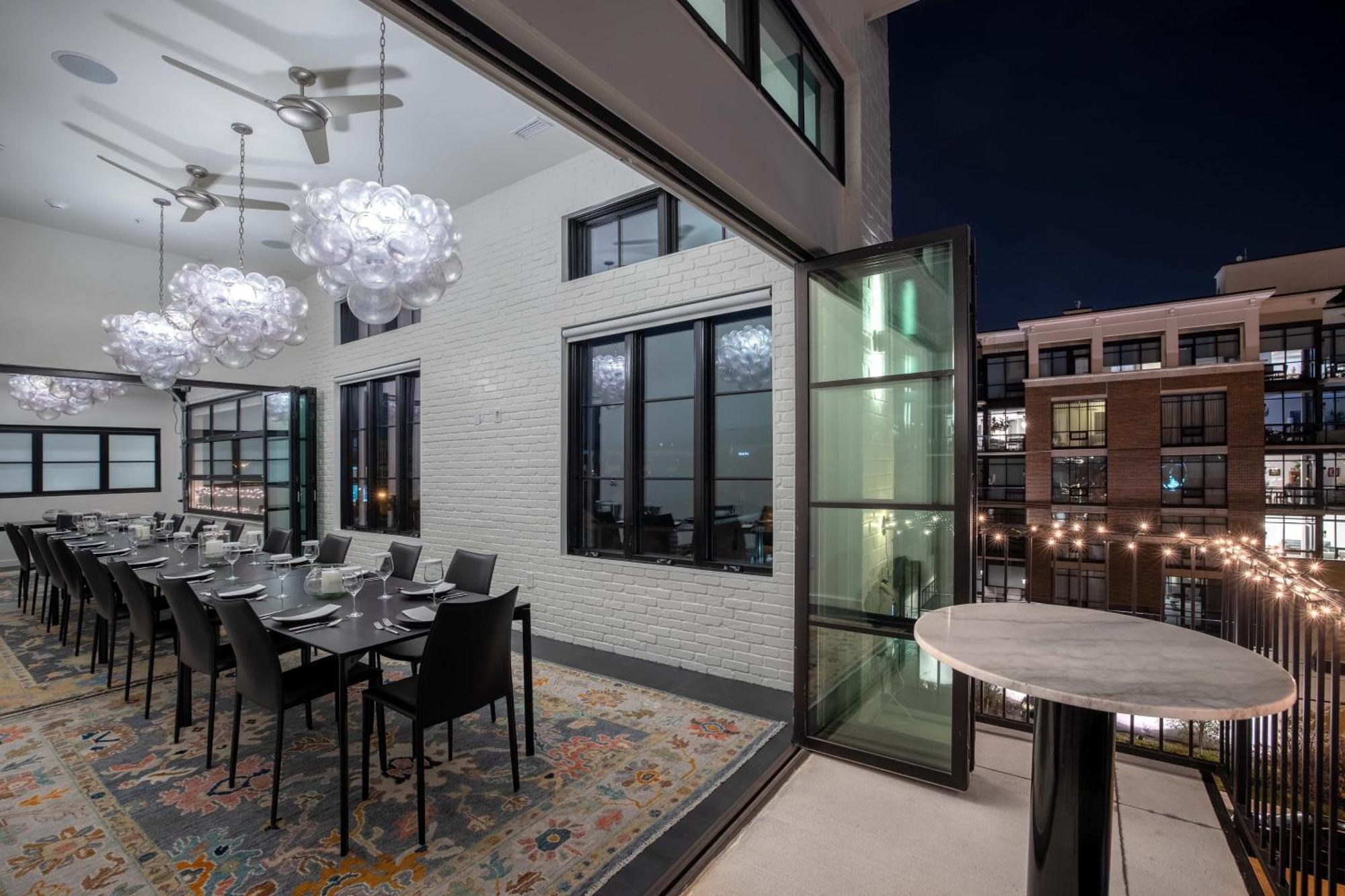 121 Floor 3 Buyout By Avantstay Entire Third Floor Buyout Of 121 Sleeps 18 Hotel *