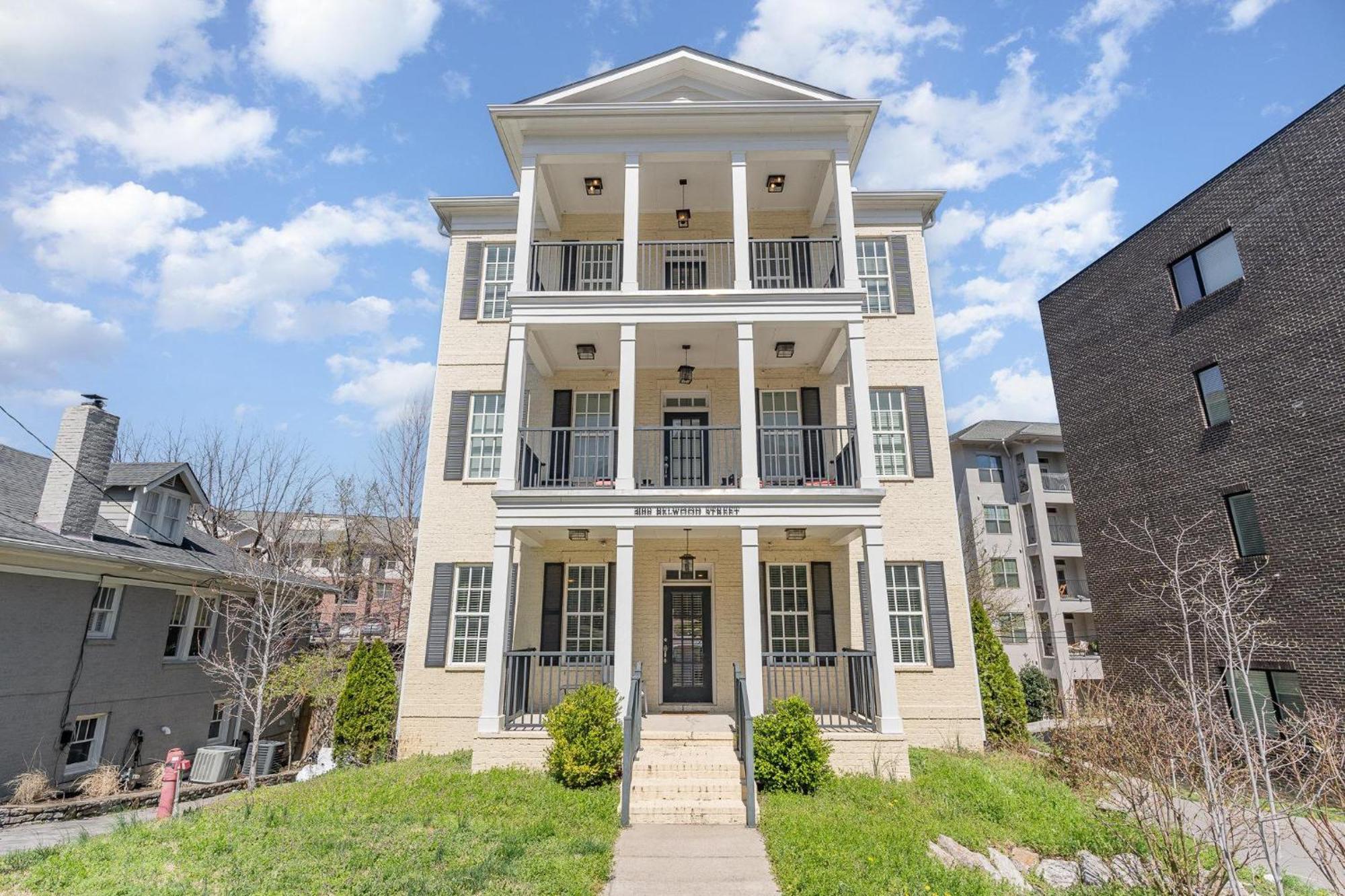 Belwood Duo-2 Units-across Parthenon-mins Broadway