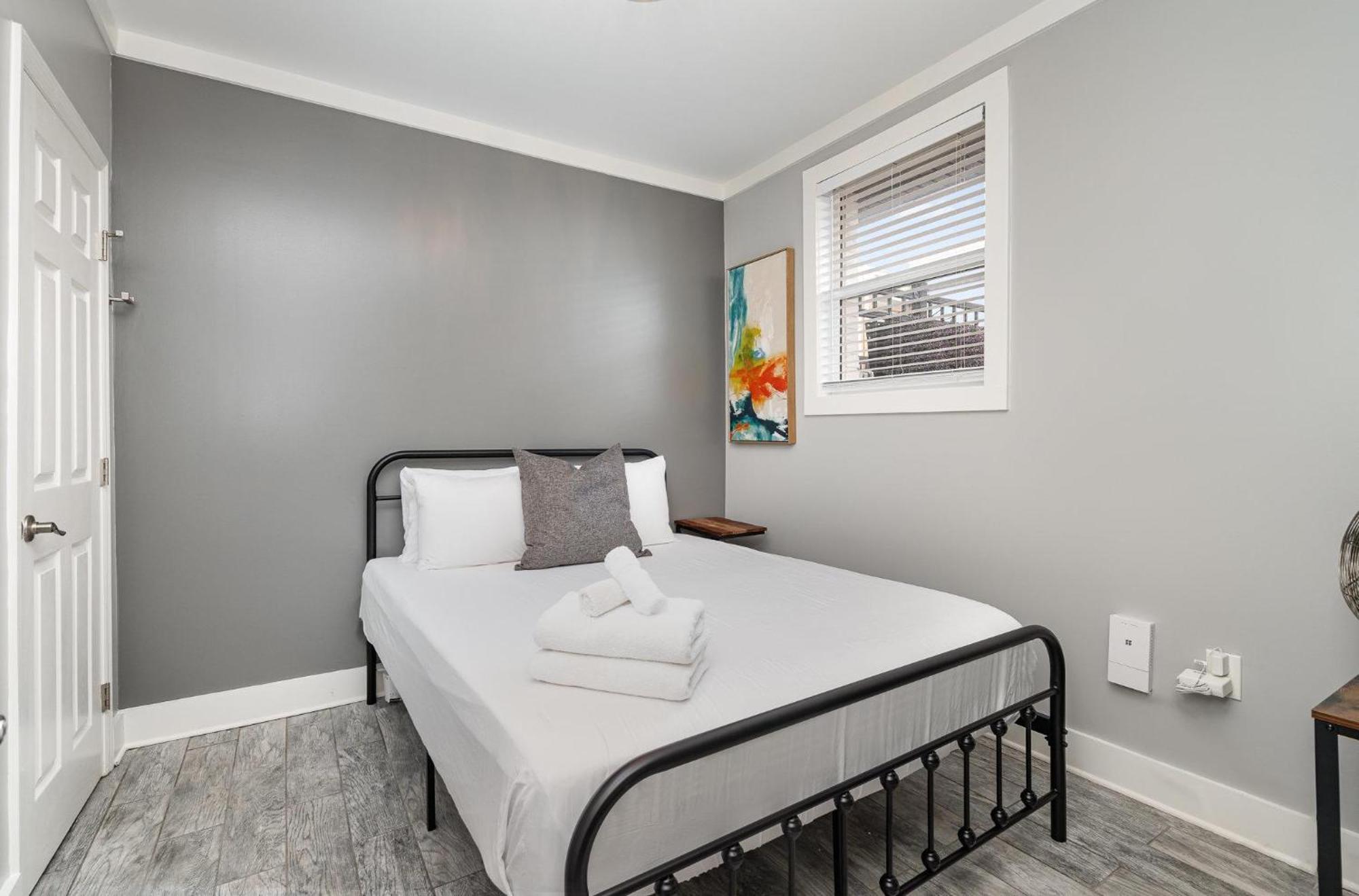 Hidden Pearl-3 Units-private Patios-near Broadway *
