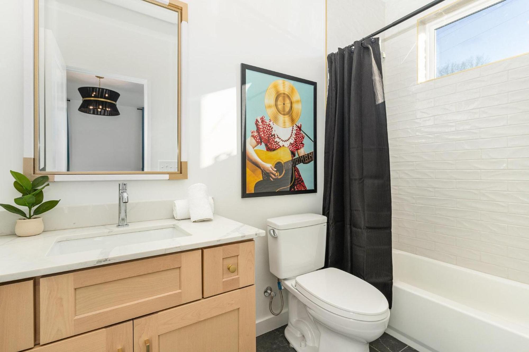 Backstage - 3 Units - Rooftop Hot Tubs * Nashville