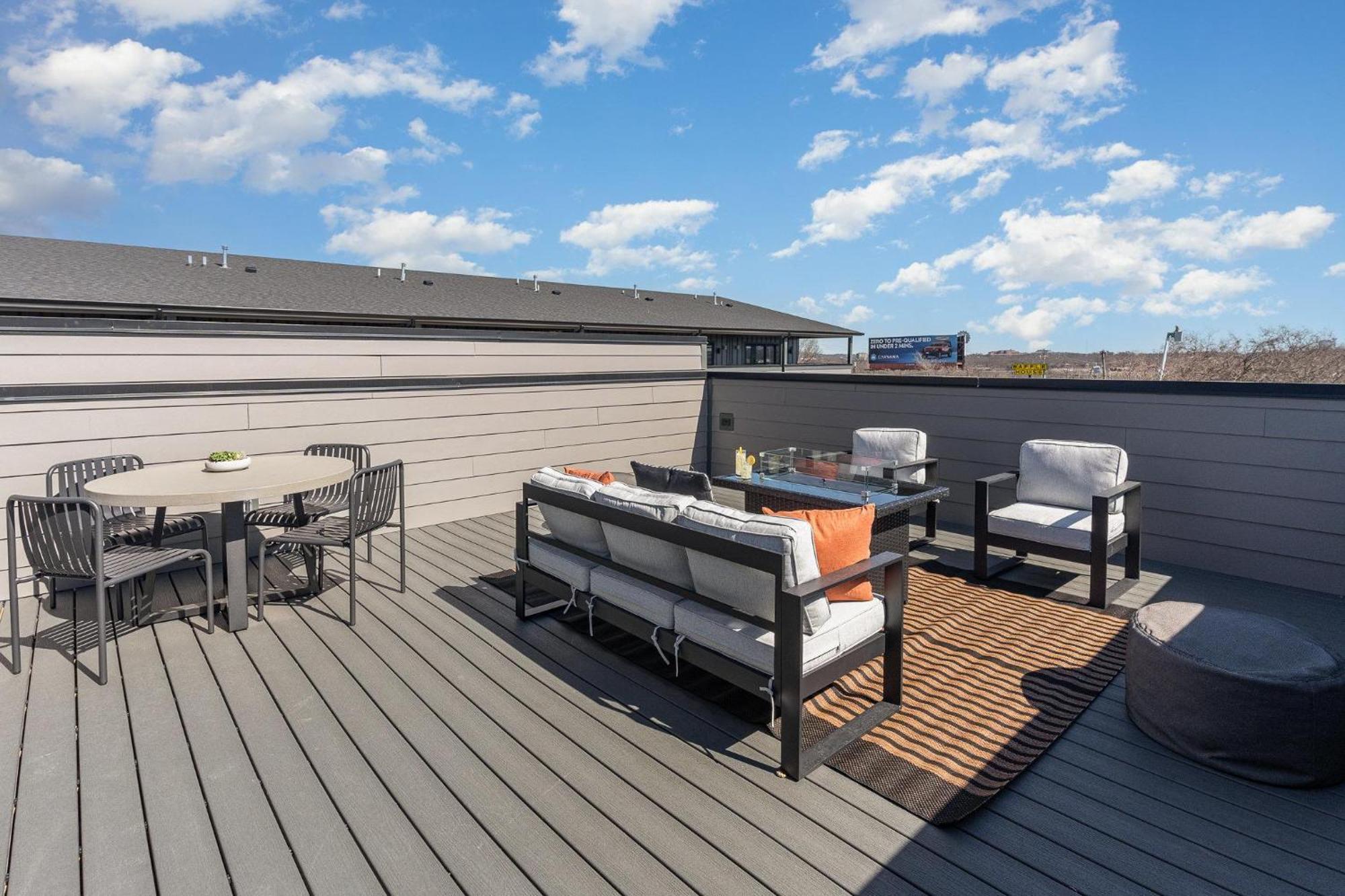 Cadence - Rooftop Decks - Skyline Views - Hot Tub Holiday home Nashville