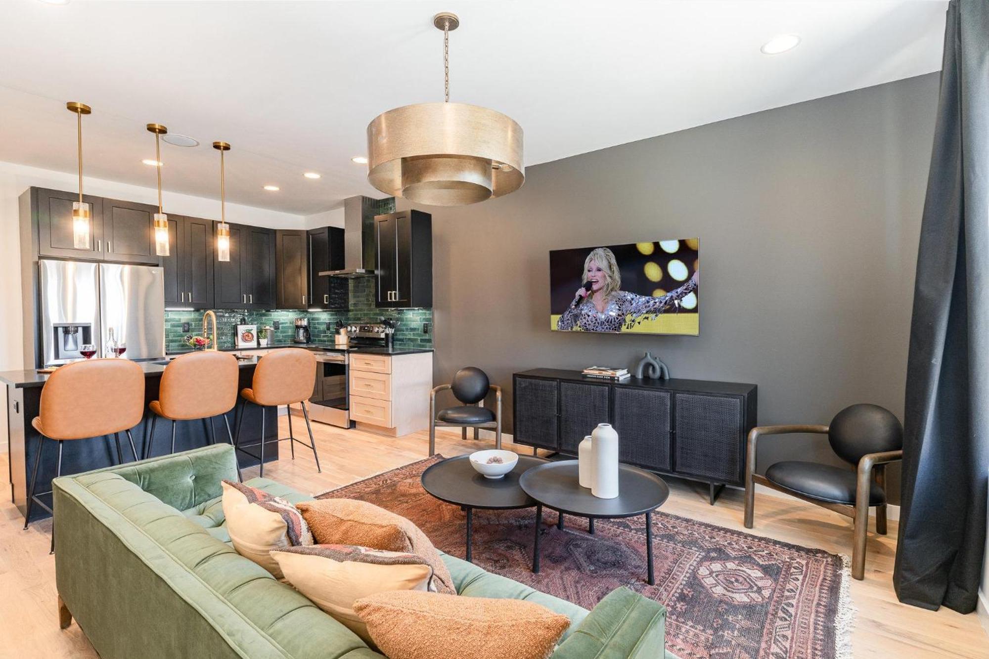 Cadence - Rooftop Decks - Skyline Views - Hot Tub Holiday home Nashville