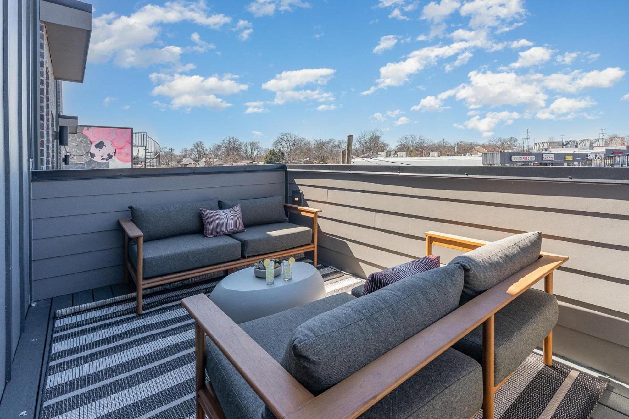 Holiday home Cadence - Rooftop Decks - Skyline Views - Hot Tub *