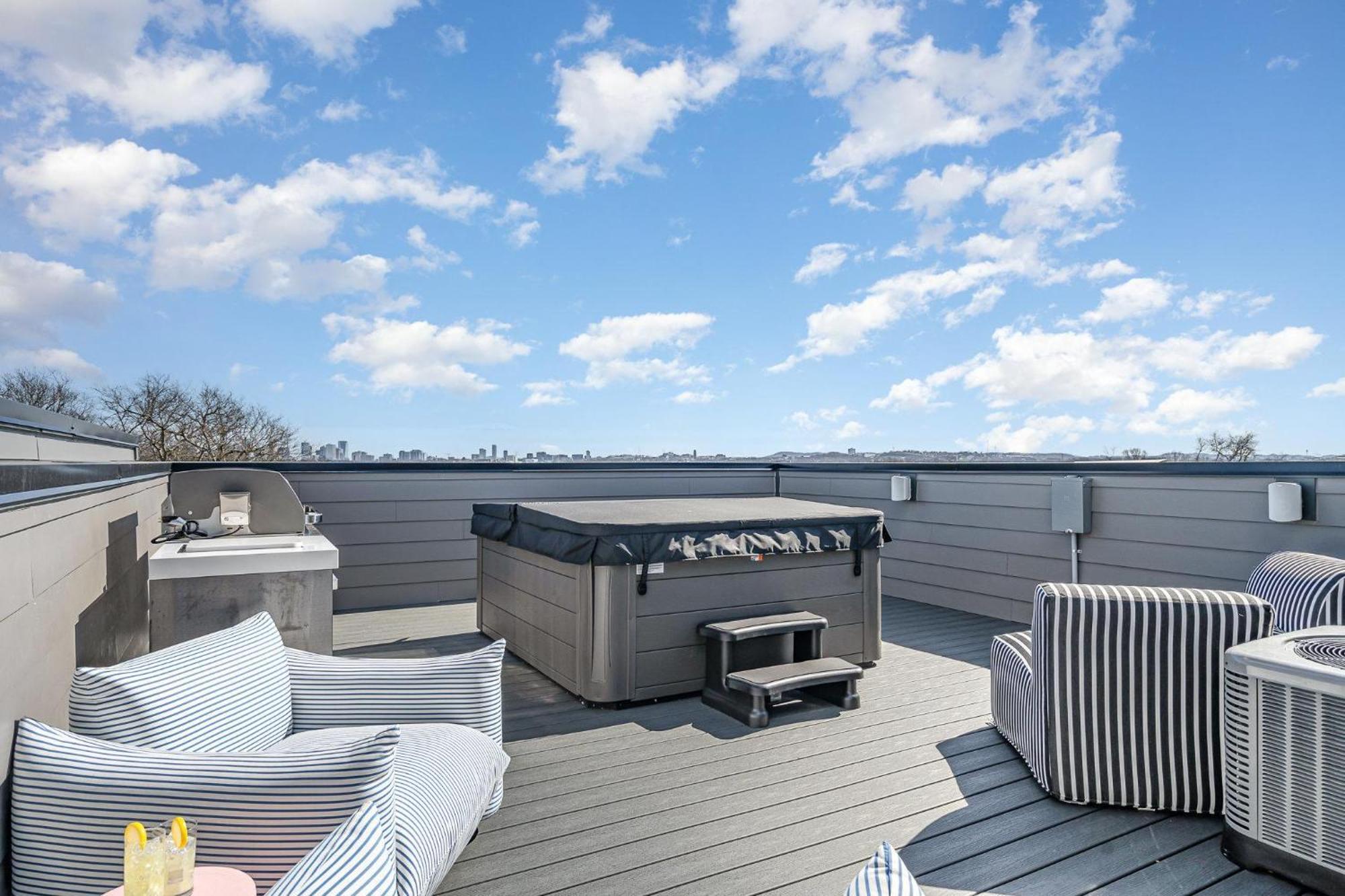 Cadence - Rooftop Decks - Skyline Views - Hot Tub Nashville