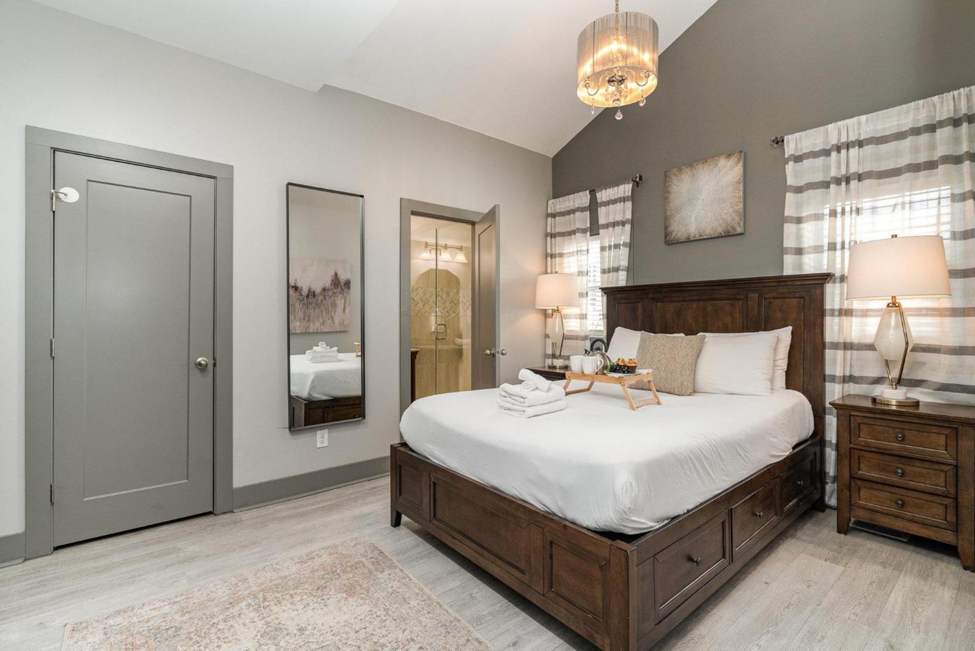 Mystic Pearls - 2 Units - Next To Broadway Holiday home Nashville