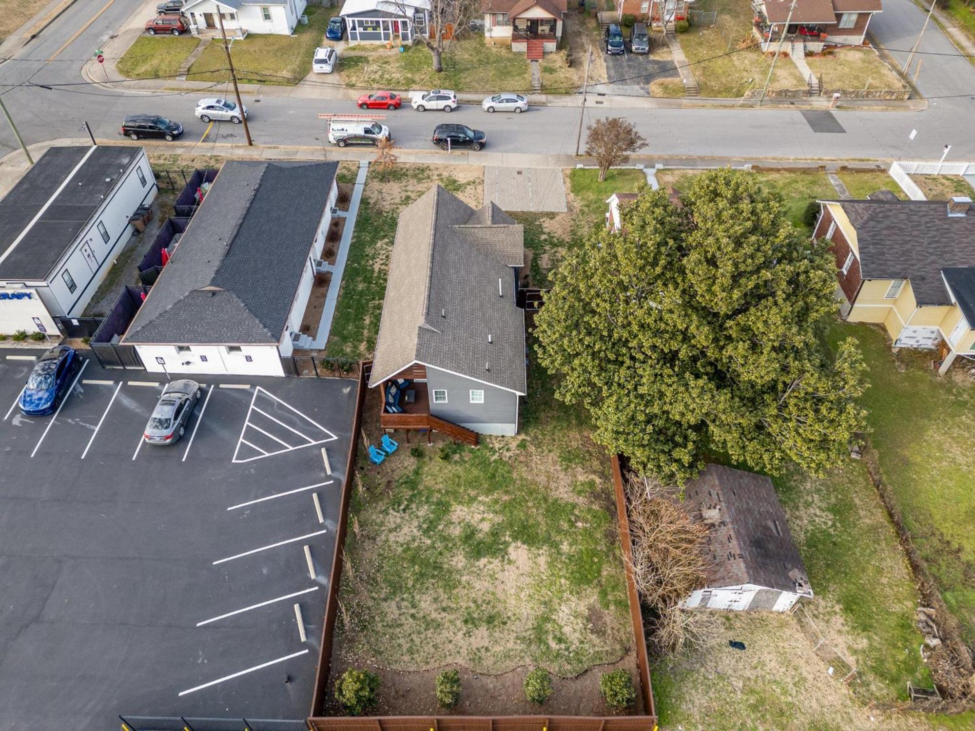 Mystic Pearls - 2 Units - Next To Broadway *