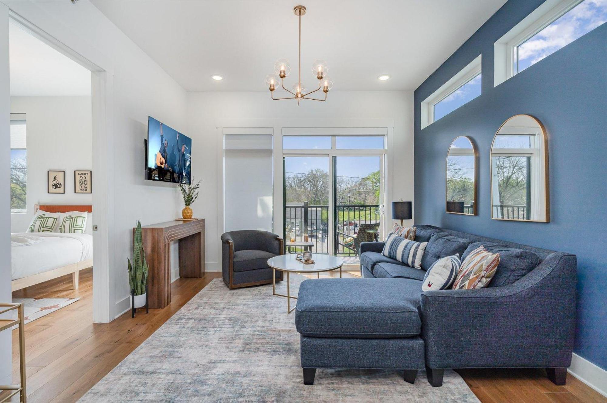 Gallatin Retreat-private Balcony-in East Holiday home Nashville