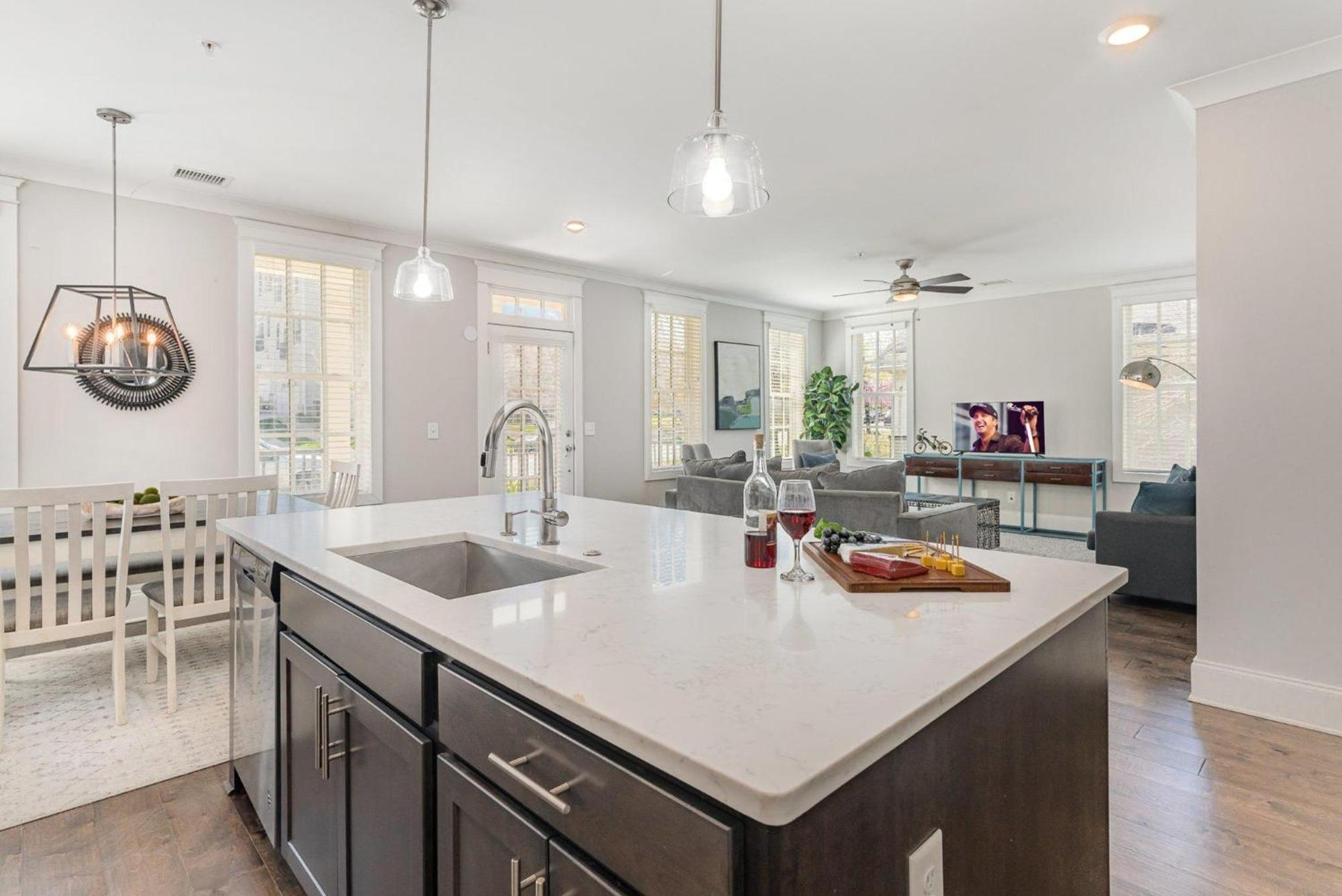 Holiday home Ivory - Private Porch - Walk To Centennial Park Nashville