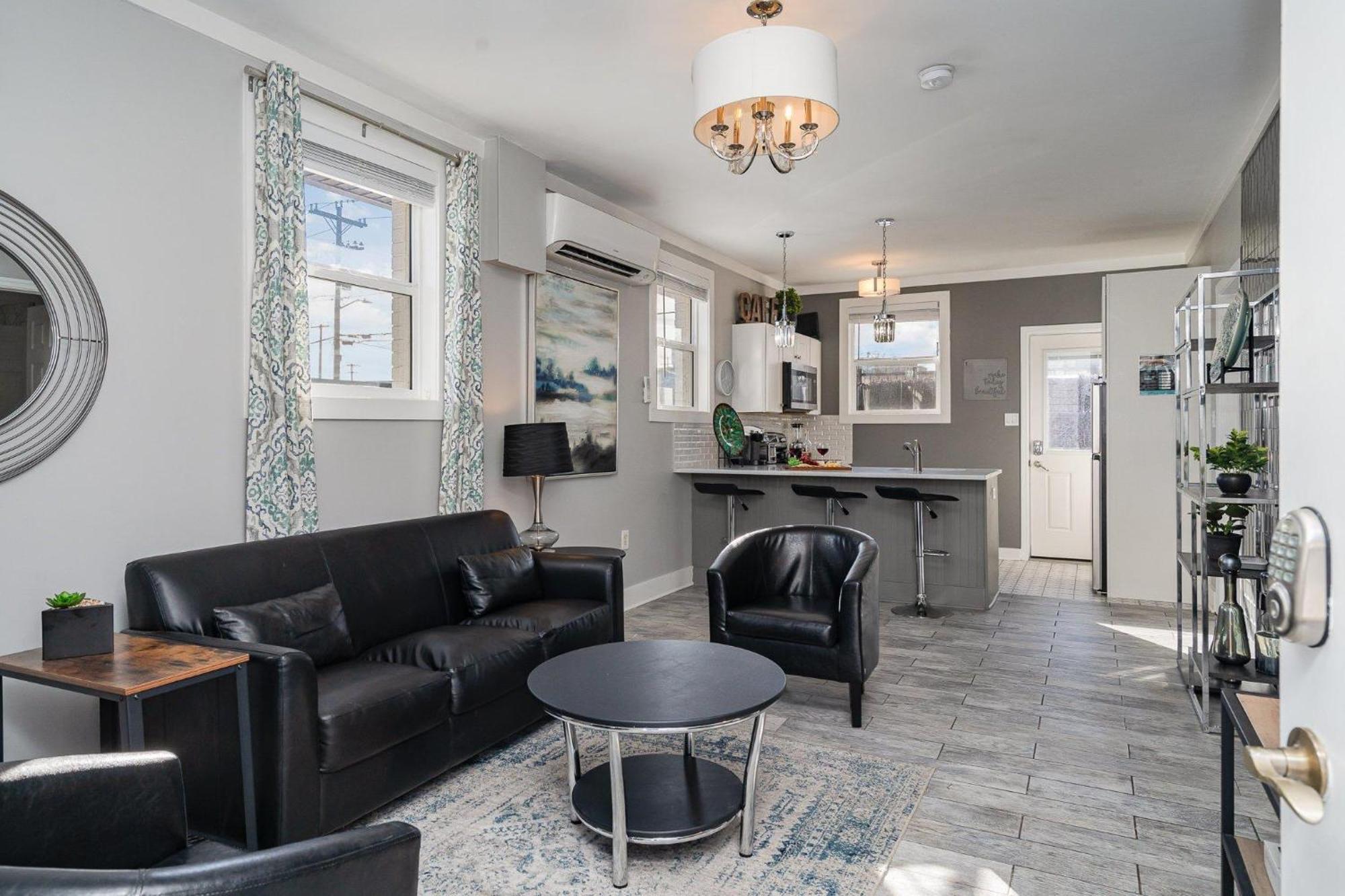Opulent Pearl - Private Patio - Mins To Broadway Holiday home *